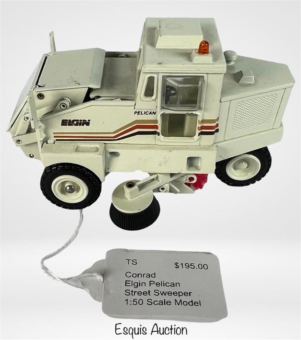 Conrad Elgin Pelican Street Sweeper Die-Cast Model (1 of 3)