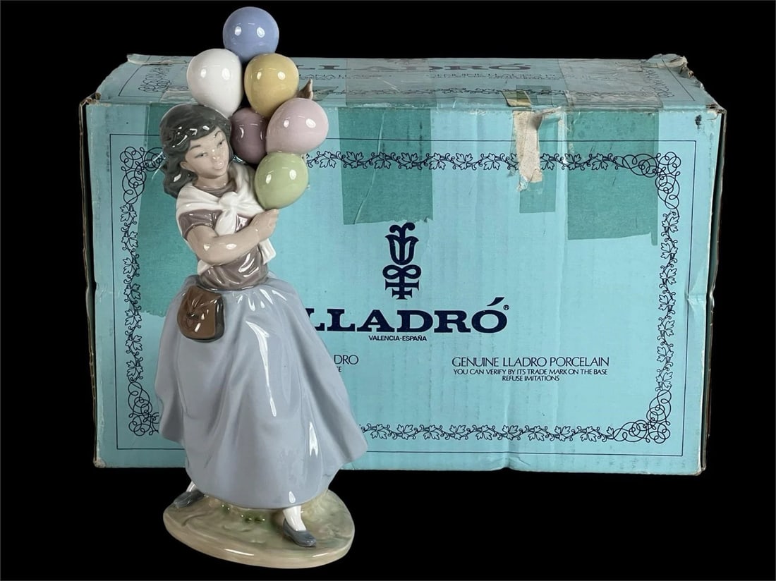 Lladro "Balloons for Sale" Porcelain Figurine 5141 (1 of 5)