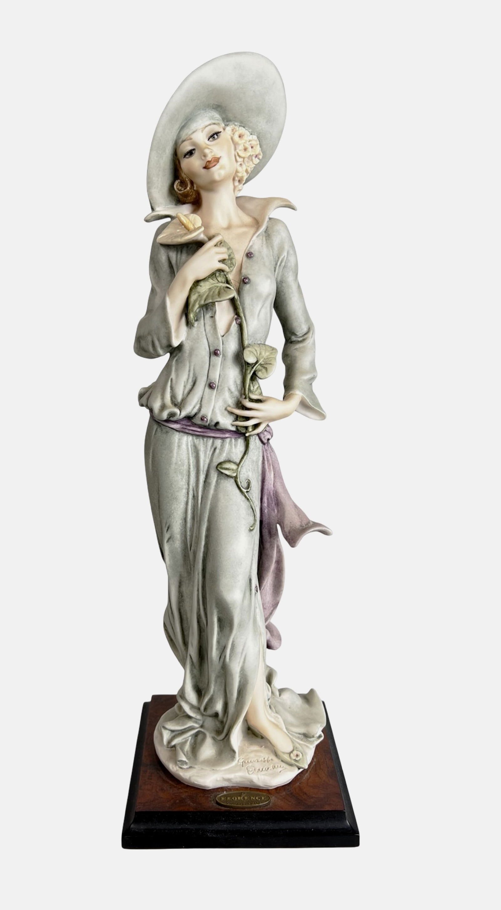 Giuseppe Armani "Grace" Limited Edition Figurine: Elegant limited edition sculpture titled "Grace" by renowned Italian artist Giuseppe Armani, produced under the Florence Sculture d'Arte line. This handcrafted figurine is model number 383C and is num