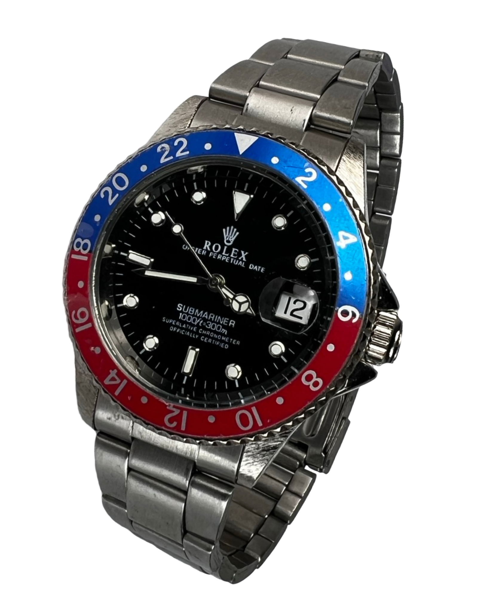 Men's Submariner Wrist Watch: Men's Submariner Wrist Watch. Good overall condition, untested w/o battery: PLEASE NOTE: This Lot is being Sold Simply as Watch without any references to any Brands!