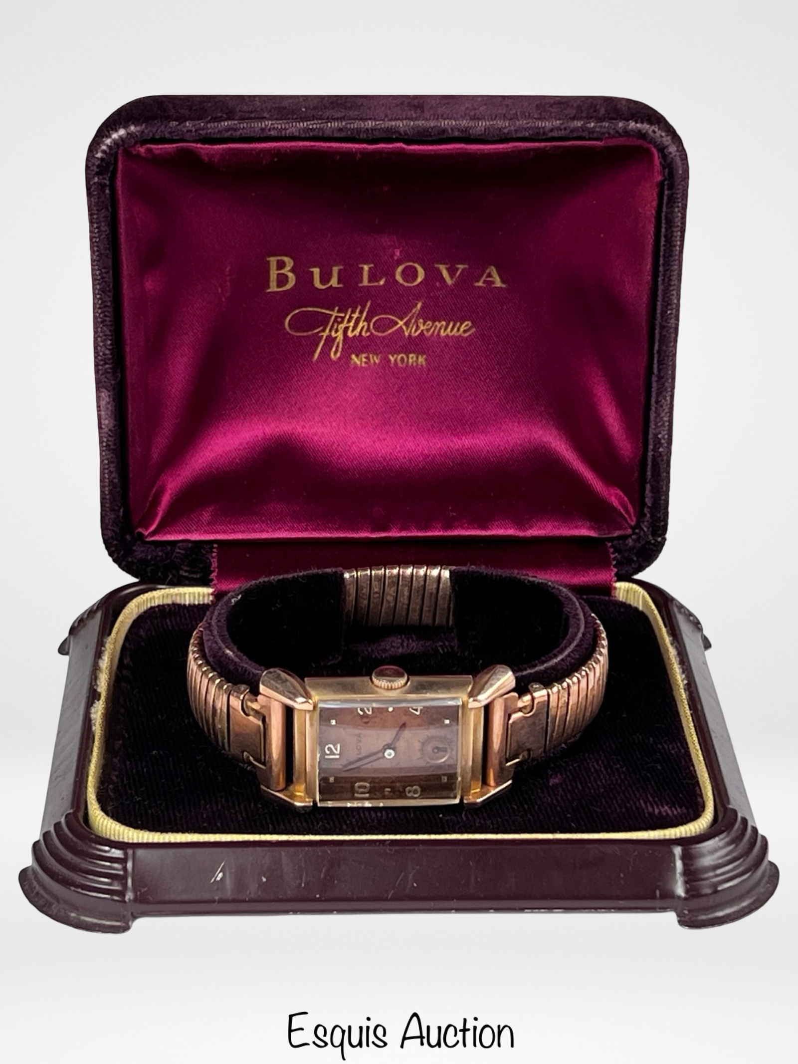 Antique 1930s Bulova 14k GF Art Deco Tank Watch: Antique 1930s Bulova 14k Gold Filled Art Deco Tank Watch in Original Box. Some age relate wear, working condition.