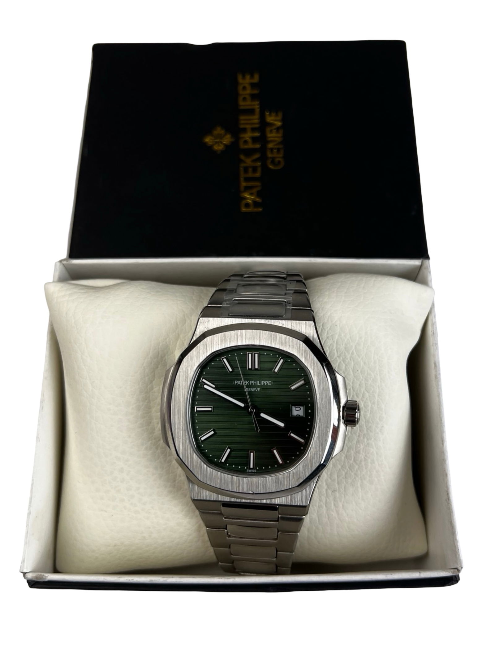 Gentlemen's Nautilus Automatic Wrist Watch: Gentlemen's Nautilus Automatic Wrist Watch. Mint/ near mint condition. Please Note: This Lot is being sold simply as watch without any references to any world known brands.