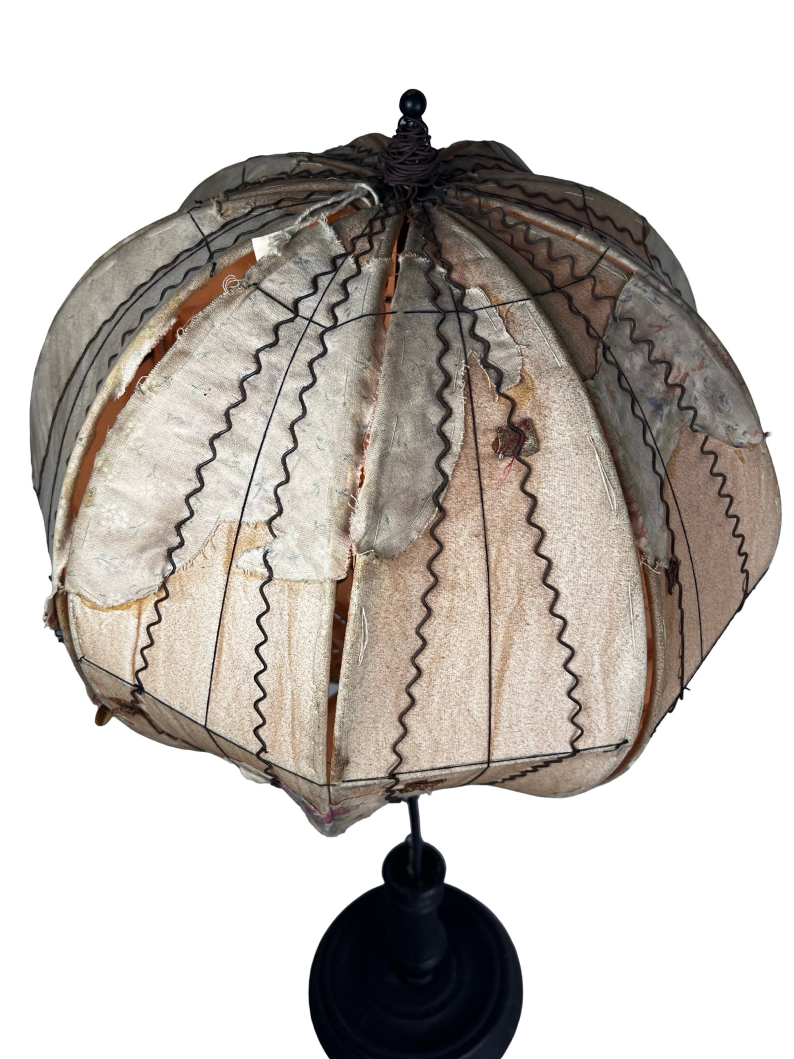 Unusual Terrestrial Globe Form Table Lamp - 4