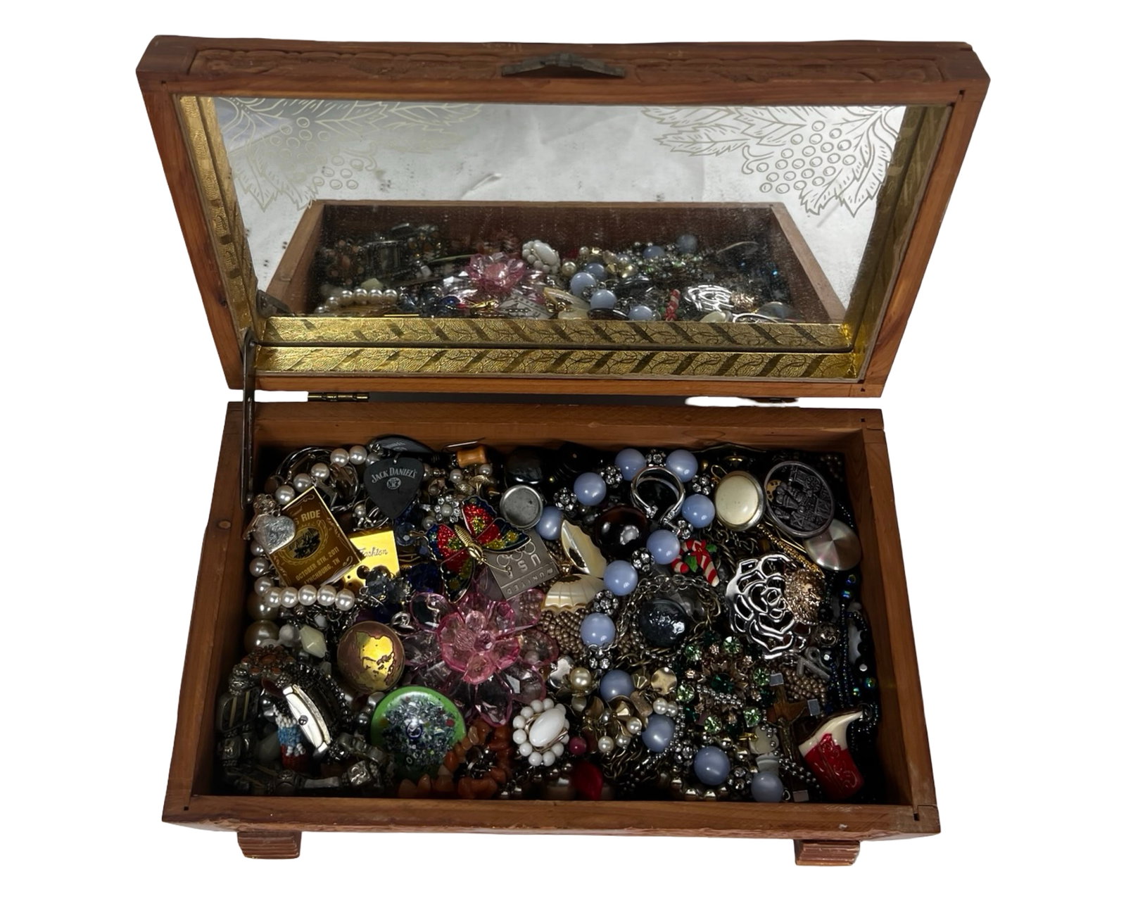 Vintage Jewelry Box Full of Unsearched Treasures (1 of 3)