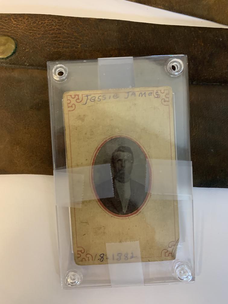 Jesse James 1882 tin type picture & leather pouch: Jesse James 1882 tin type picture & leather pouch