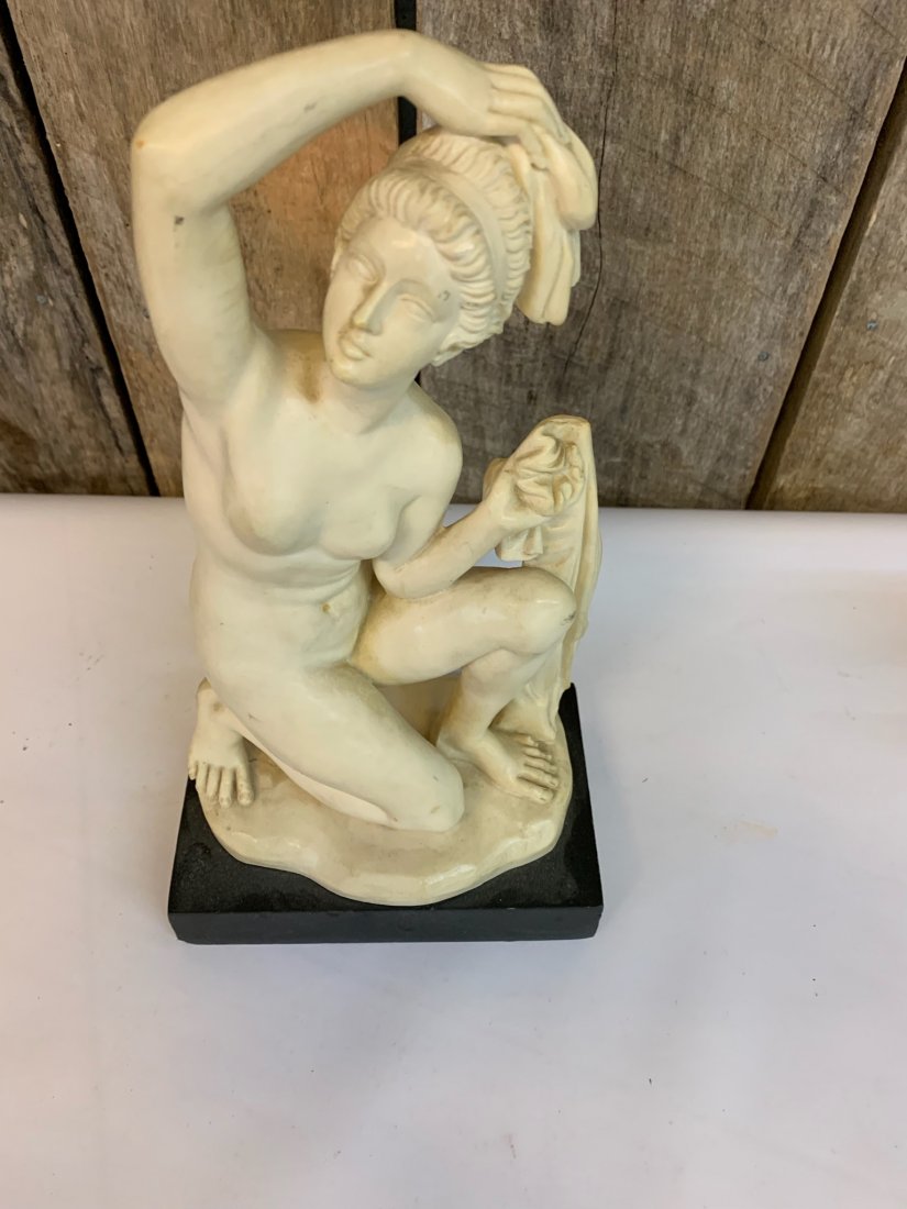 Italian alabaster classical sculpture: Italian alabaster classical sculpture