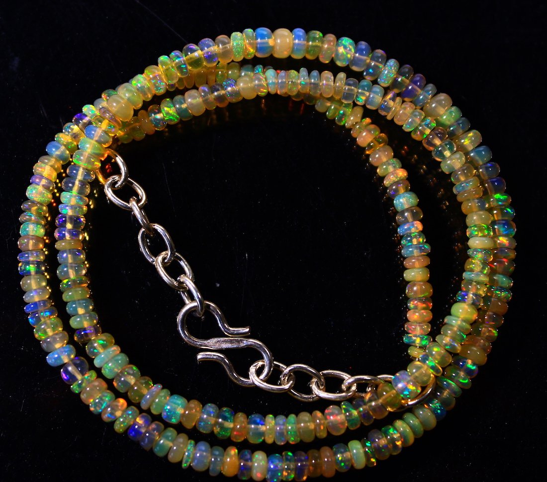 Cts 39.0 Ethiopian Opal necklace (1 of 7)