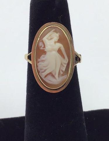 Vintage 14K Yellow Gold Carved Cameo Ring (1 of 5)