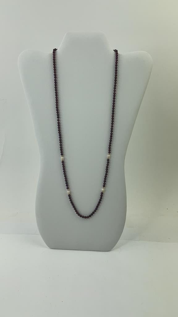 Antique Garnet Beaded Necklace: Antique Garnet Beaded Necklace. Beautiful Cranberry colored stones with pearl and gold tone accents. Good Overall condition and great weight. About 13" L $12.00 Shipping.