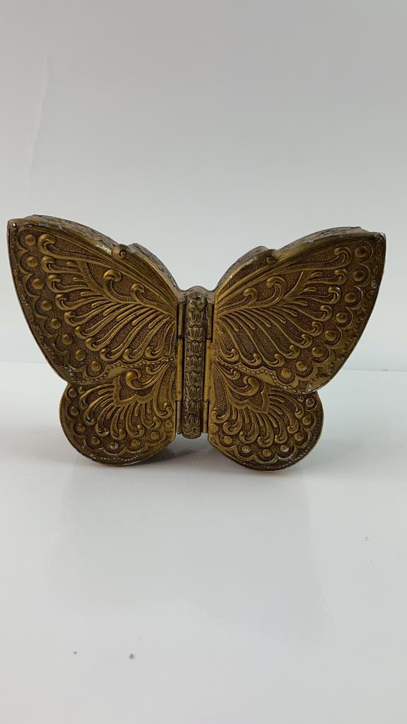 Vintage Gilt Metal Lined Butterfly Trinket Box: Vintage Gilt Metal Lined Butterfly Trinket Jewlery Box. Good Overall condition for age. About 5"L and 1 1/4"Deep. $15.00 US Shipping