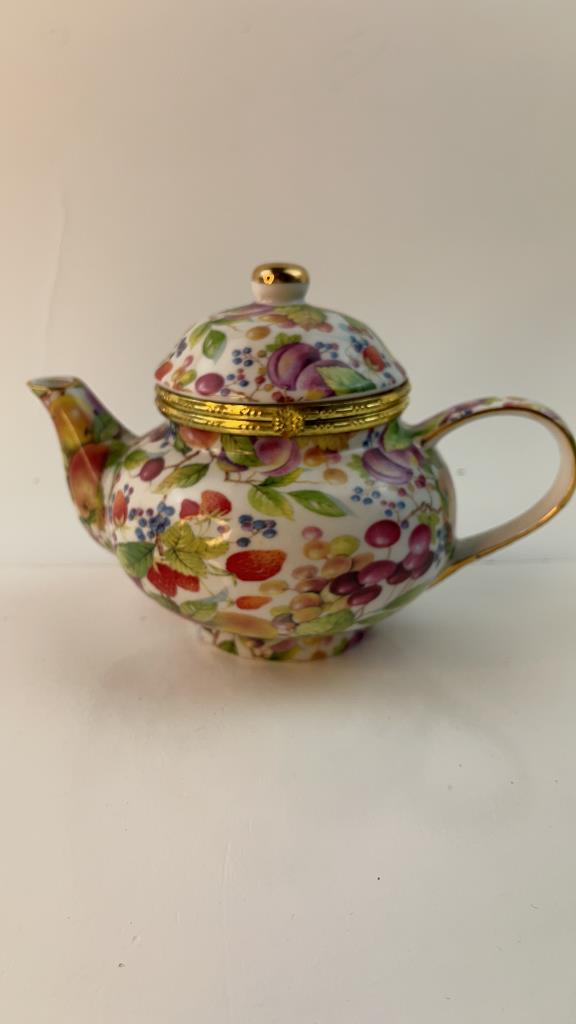 Formalities by Baum Bros Orchard Tea Pot (1 of 6)