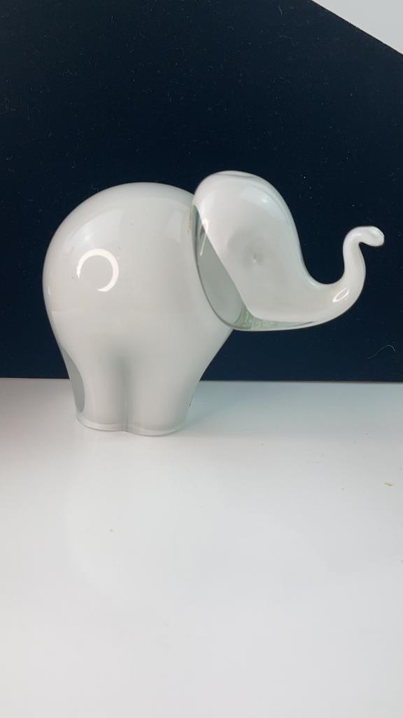 Wedgewood Murano Glass white elephant figure: Vintage White Wedgewood Murano elephant with trunk up. Good Overall condition and weight, Has a small chip on the back leg that is very minor. Bottom is stamped with the Wedgewood water mark and also 