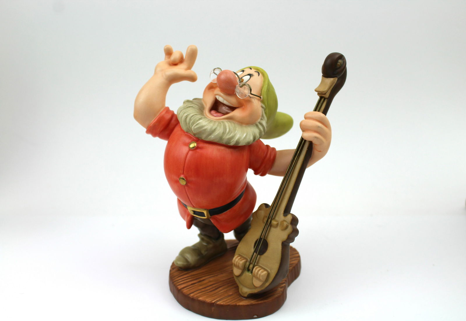 WDCC Disney Cheerful Leader Doc Snow White Figure (1 of 4)