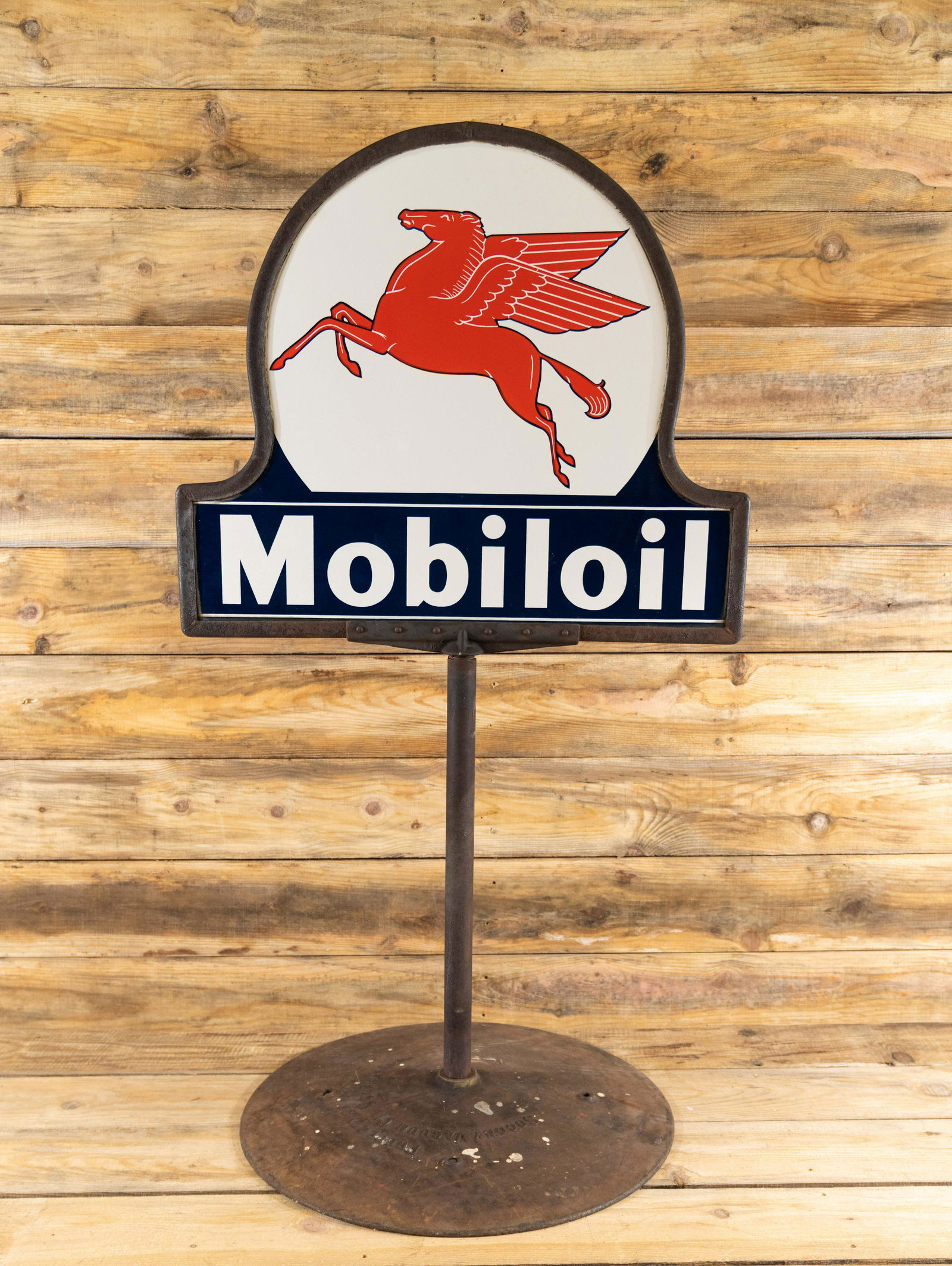 Mobiloil Pegasus Keyhole DS Porcelain Lollipop Sign (1 of 3)