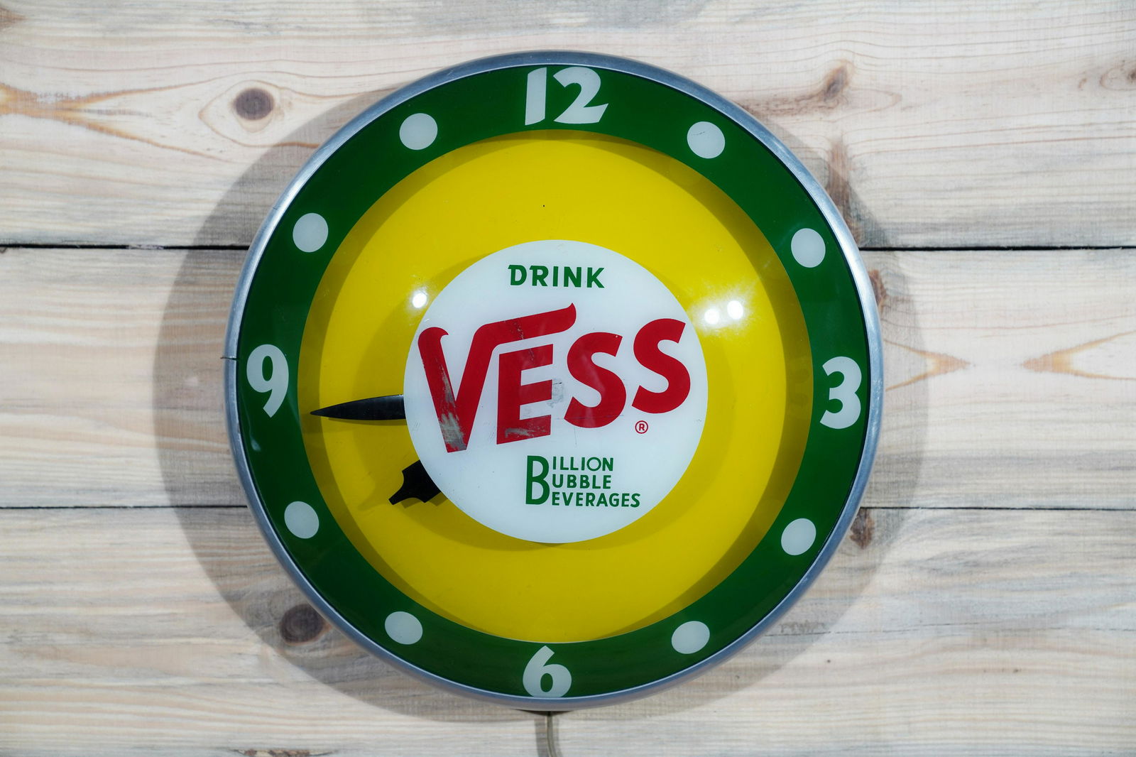 Drink Vess Billion Bubble Beverages Double Bubble Clock: Drink Vess Billion Bubble Beverages Double Bubble Clock. Lights up and works properly. Some wear and scratches on the bezel. Measures 15"D. Condition rated 8 by The Authentication Company (TAC).