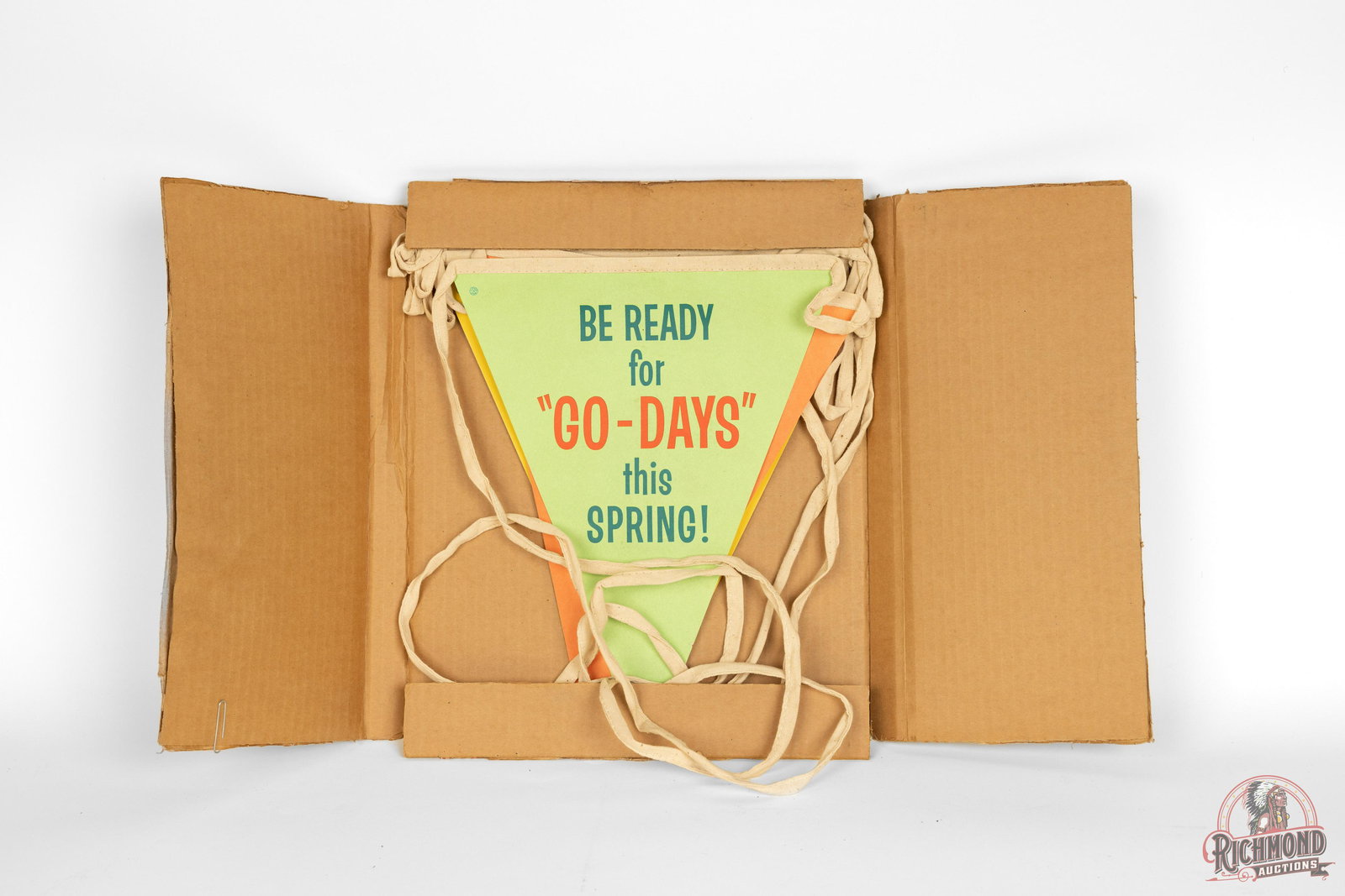 NOS John Deere Service 15 Paper Pennant String TAC 9 (1 of 2)