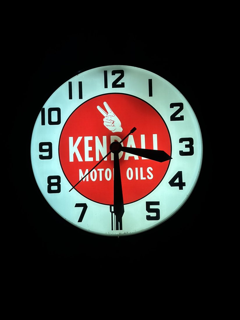 Kendall Motor Oils 15" Lighted Advertising Clock (1 of 3)