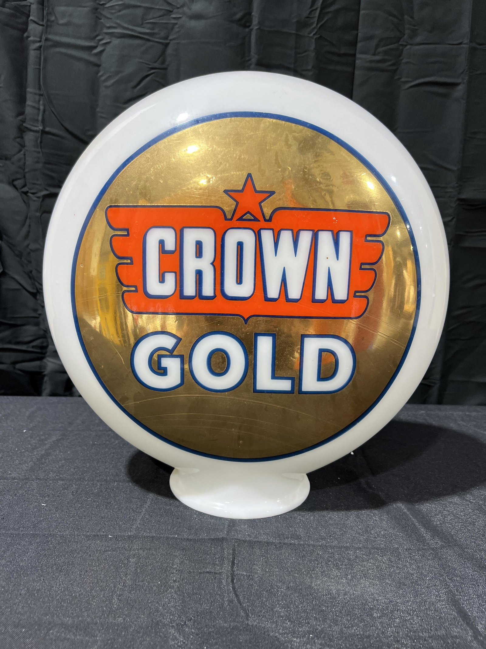 Crown Gold One Piece Cast Gas Pump Globe (1 of 2)