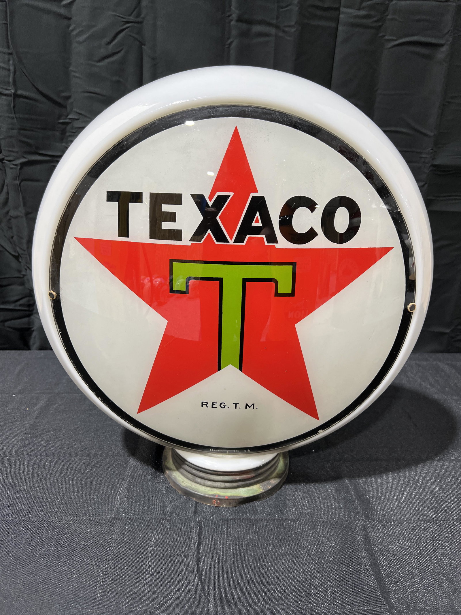 Texaco Black T & White T Complete 13.5" Gas Pump Globe (1 of 2)