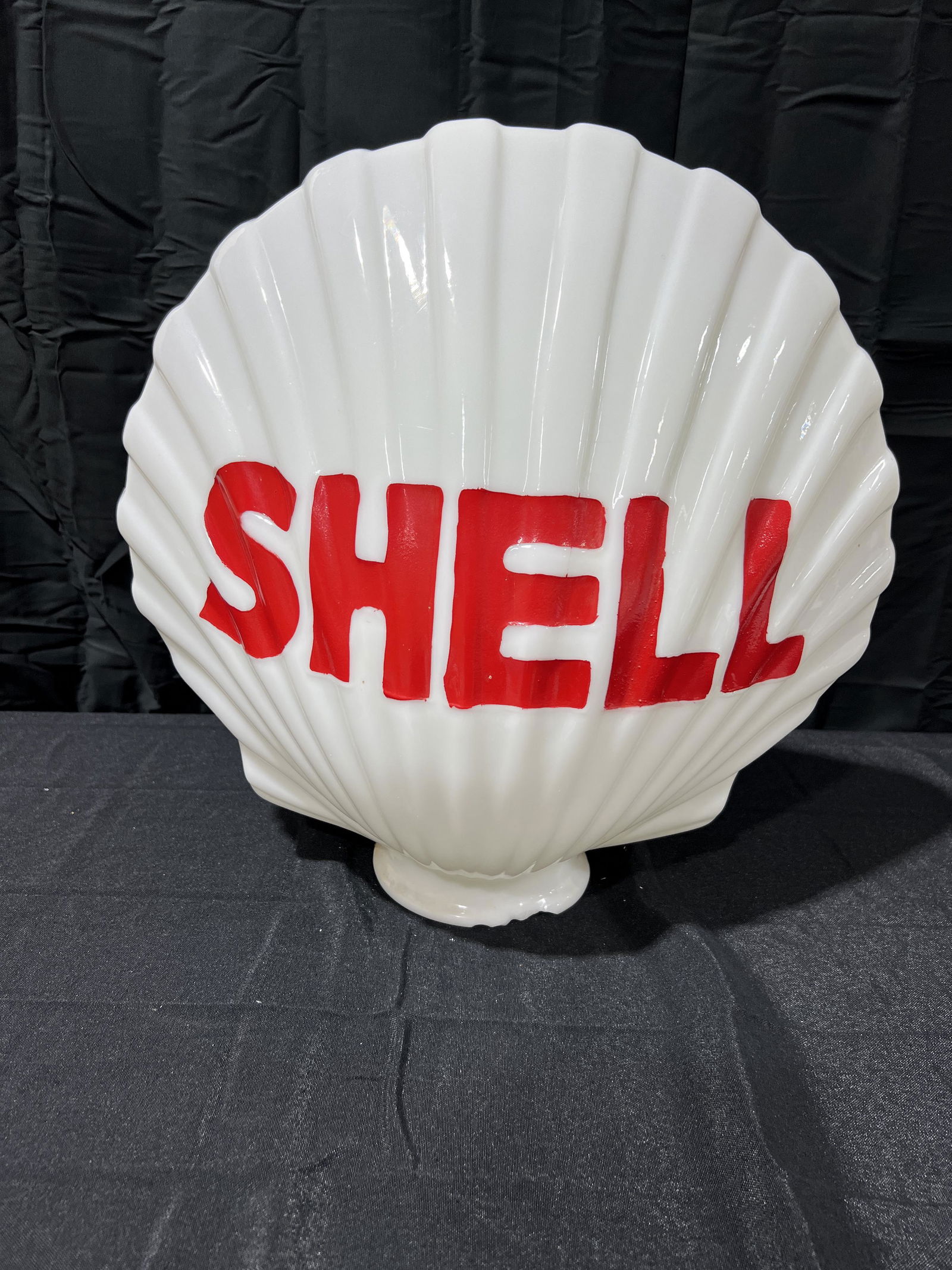 Shell OPC One Piece Cast Clamshell Gas Pump Globe (1 of 2)