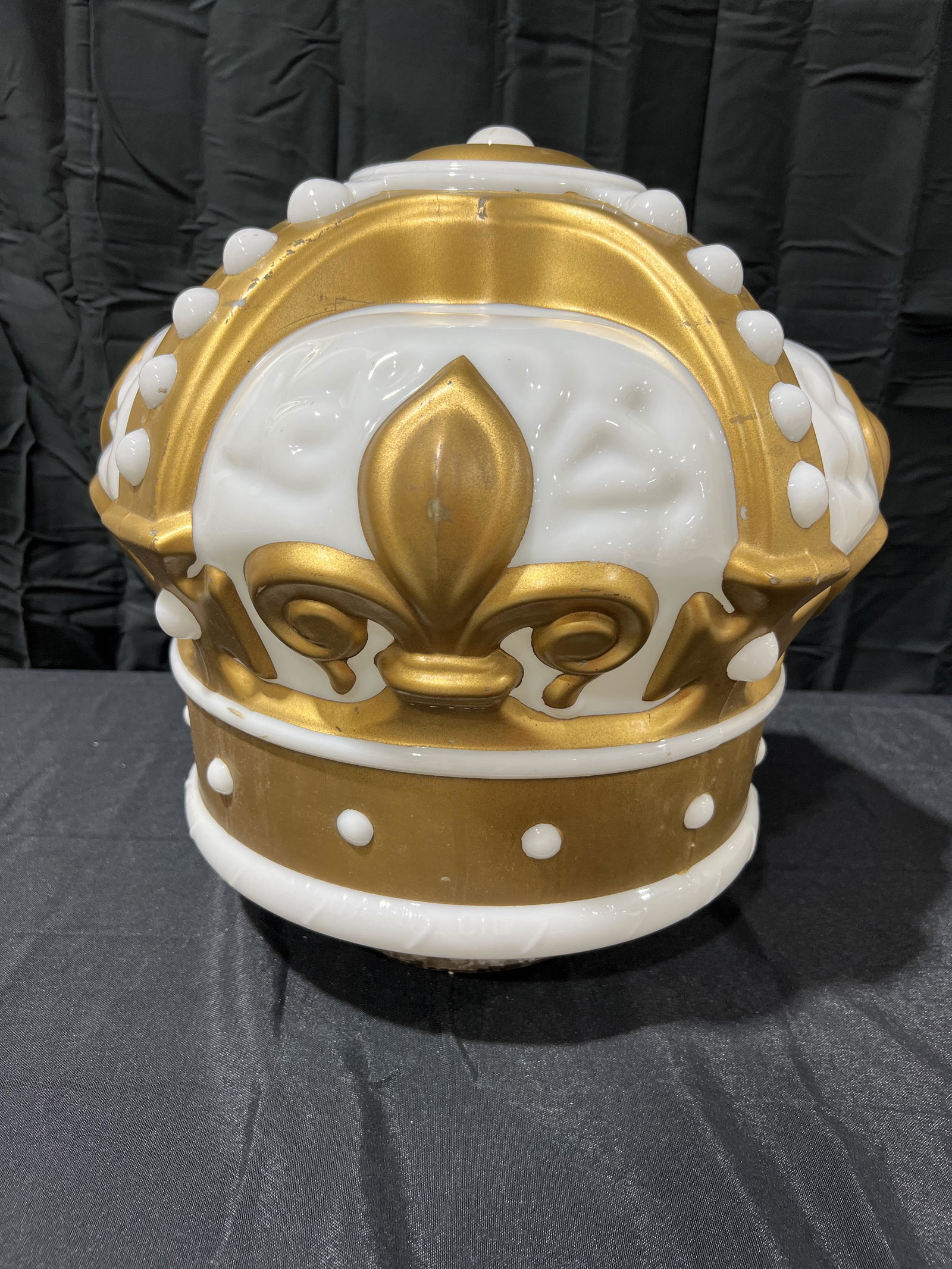 Standard Gold Crown OPC Milk Glass Gas Pump Globe (1 of 2)