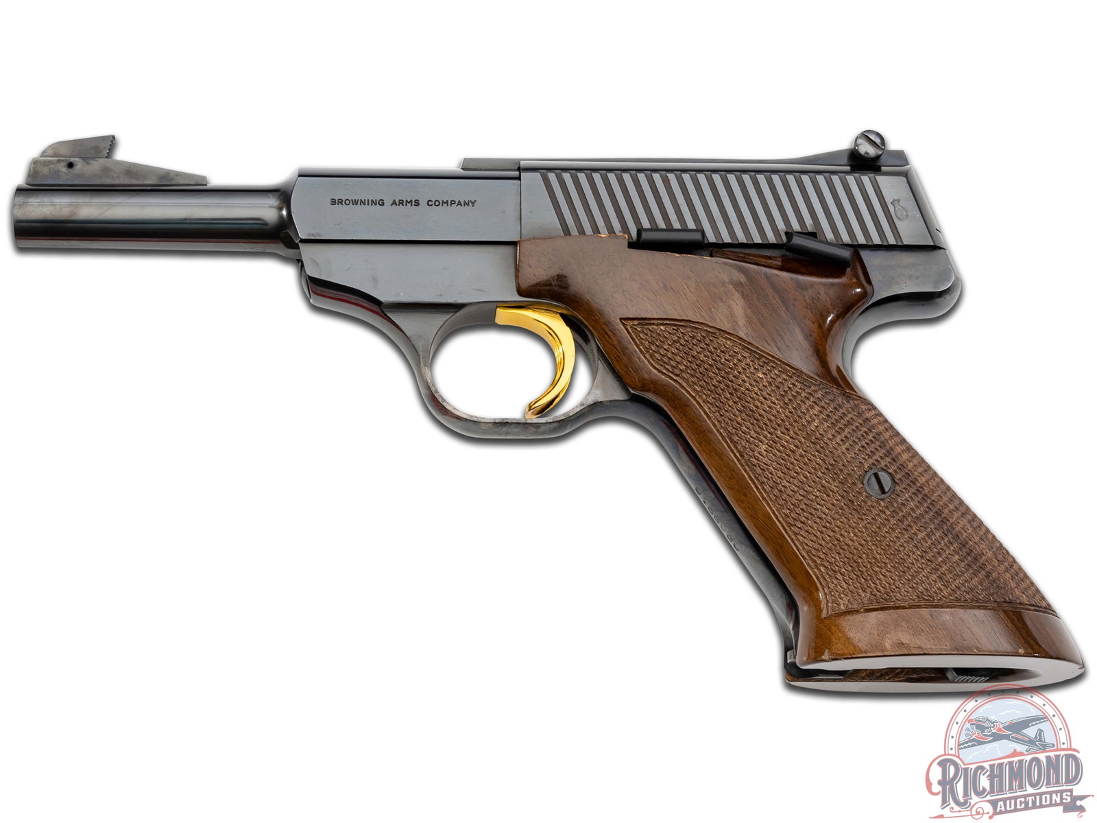 Beautiful 1969 Belgian Browning 1st Series Challenger .22LR Semi-Automatic Pistol: Manufactured in Belgium 1969, by FN and retailed by Browning Arms Company. This is the 1st model in the three series of Challengers. Features a 4.5" barrel with a ramp blade front sight and rear Nomad