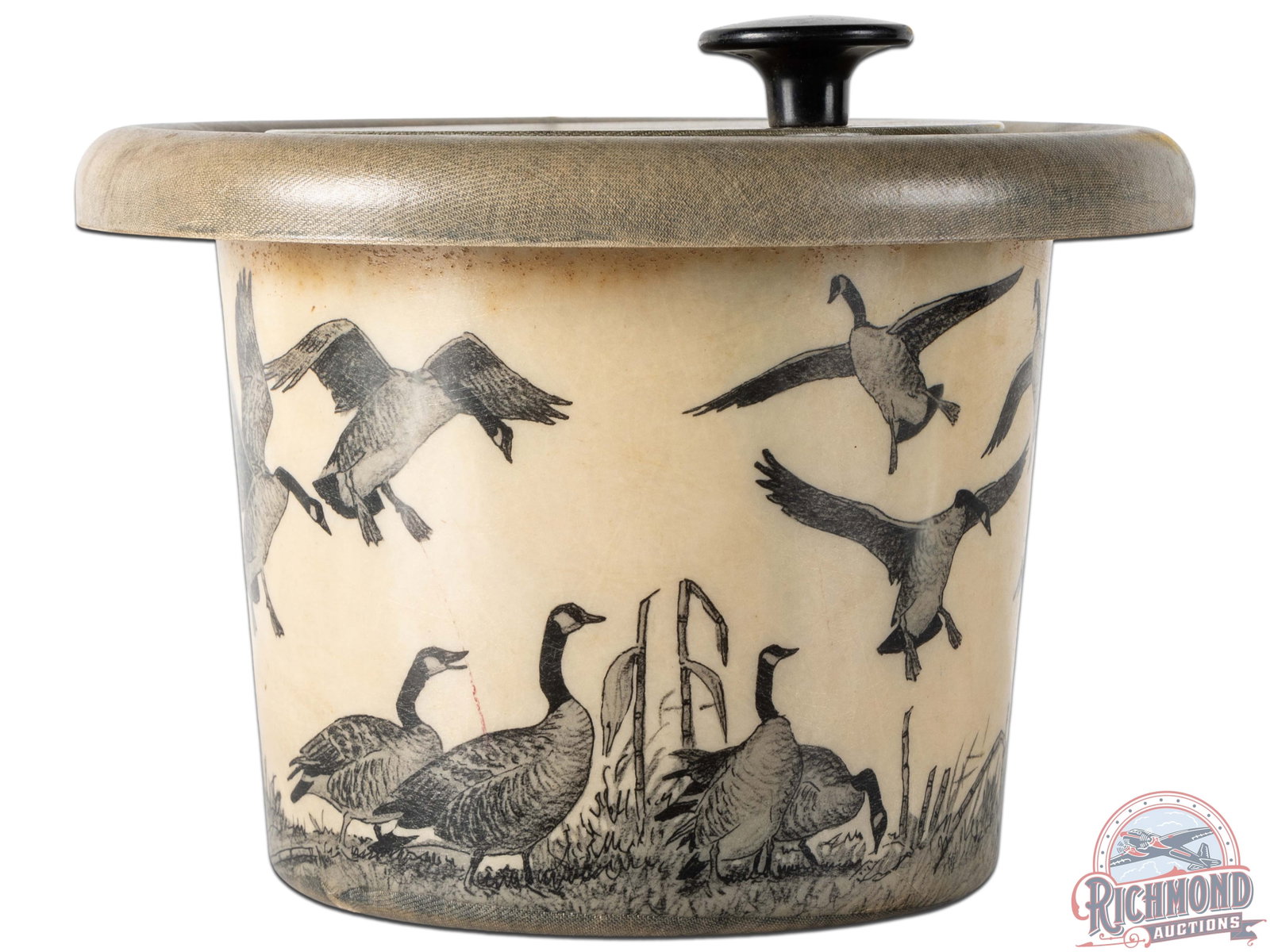 1940s Fiberglass Duck Blind Cooler with Lynn Bogue Hunt Goose Scene: Duck blind cooler made with Lynn Bogue Hunt(1878-1960) Goose scene and signed by Lynn Bogue Hunt. Hunt was well known for his wildlife scenes working with Dupont, Field and Stream and designing the 19