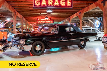 1961 Ford Galaxie Sunliner Convertible
