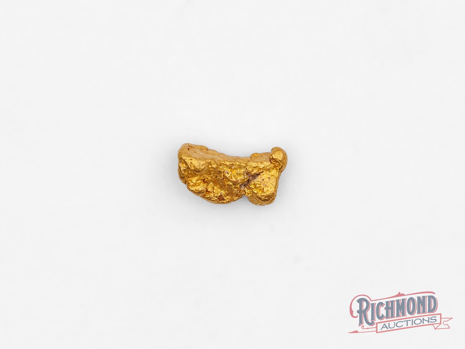 1g Natural Gold Nugget: This nugget was discovered in Kalgoorlie, a region internationally recognized for its gold-rich geology and mining heritage. Found by the Mahoney family, it stands as a symbol of dedication and indivi