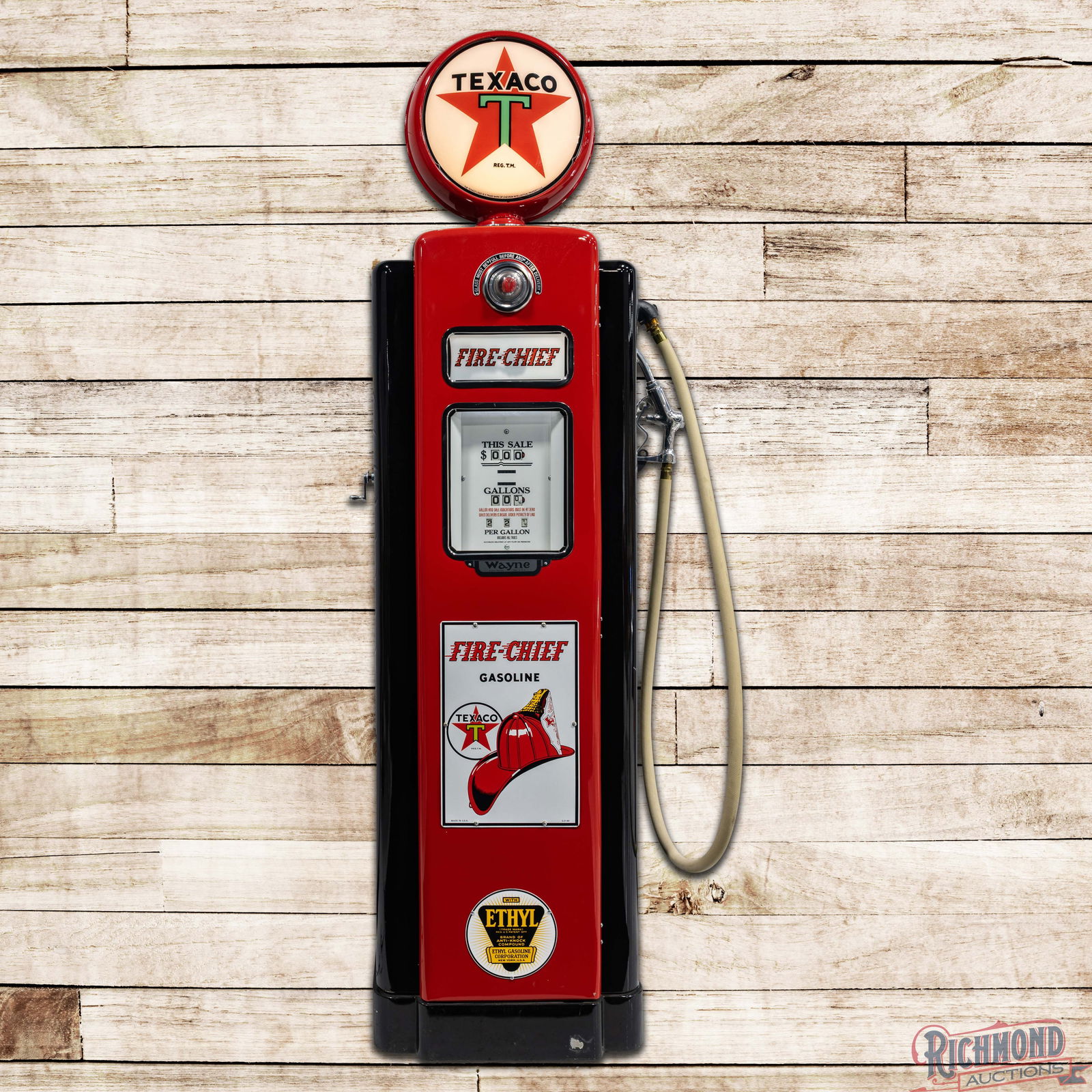 Outstanding Wayne Model #70 Computing Gas Pump Restored Texaco Fire Chief: Exceptional Wayne Model #80 gas pump has been professionally restored. The pump features vibrant red and black paint with high gloss and minor surface imperfections. The pump includes reproduction