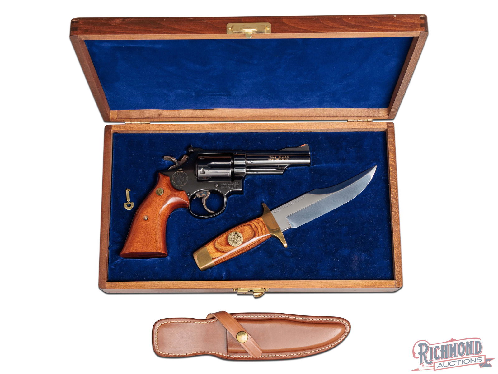 Cased Smith & Wesson 19-3 .357 Mag Revolver & Knife 150th Texas Rangers Commemorative Set: Manufactured by Smith & Wesson to commemorate the 150th anniversary State of Texas, Ranger Commemorative Commission in 1973. This set features a model 19-3 double action revolver with a 4" pinned and