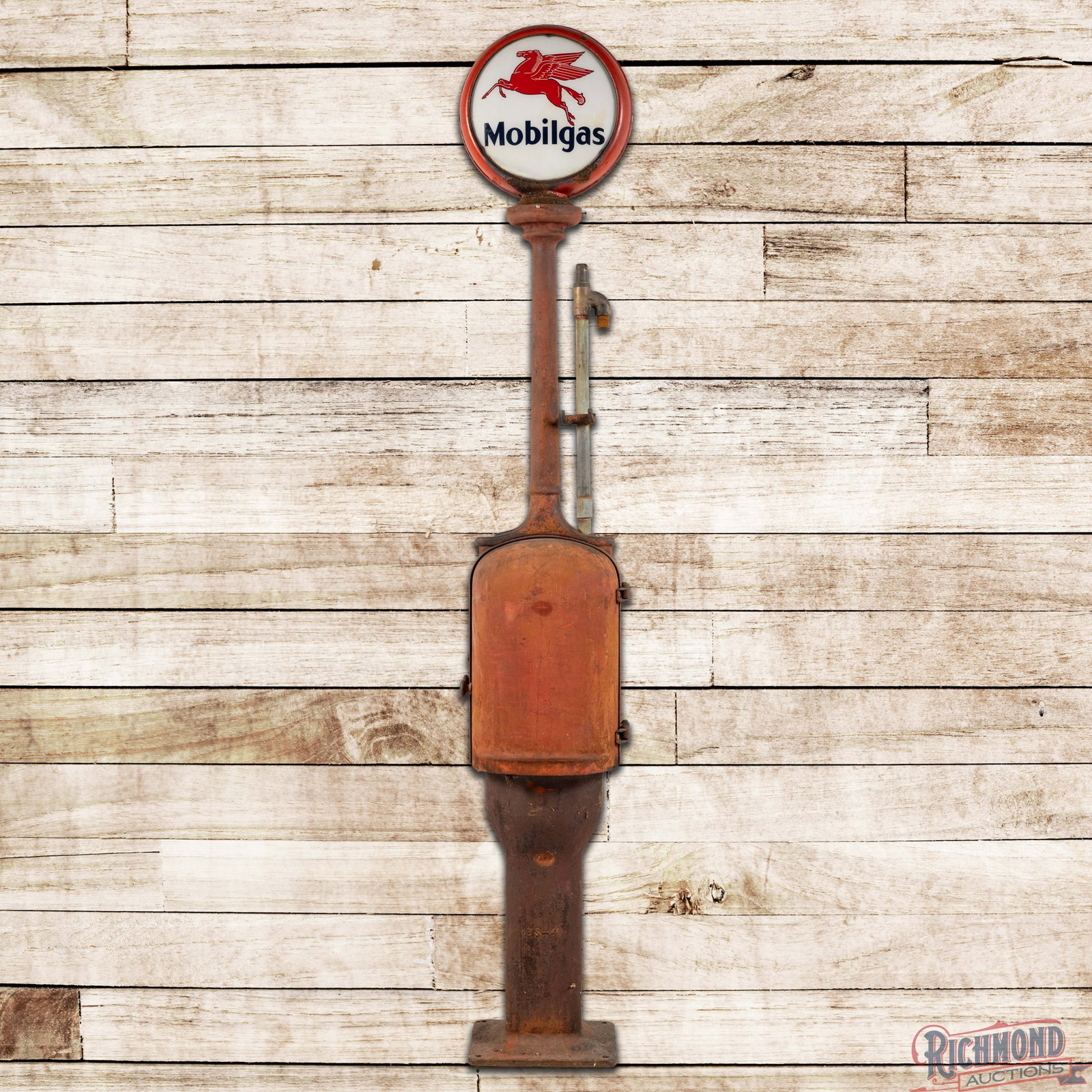 G&B Pre Visible Mobilgas Gas Pump w/ Original 15" Globe (1 of 3)
