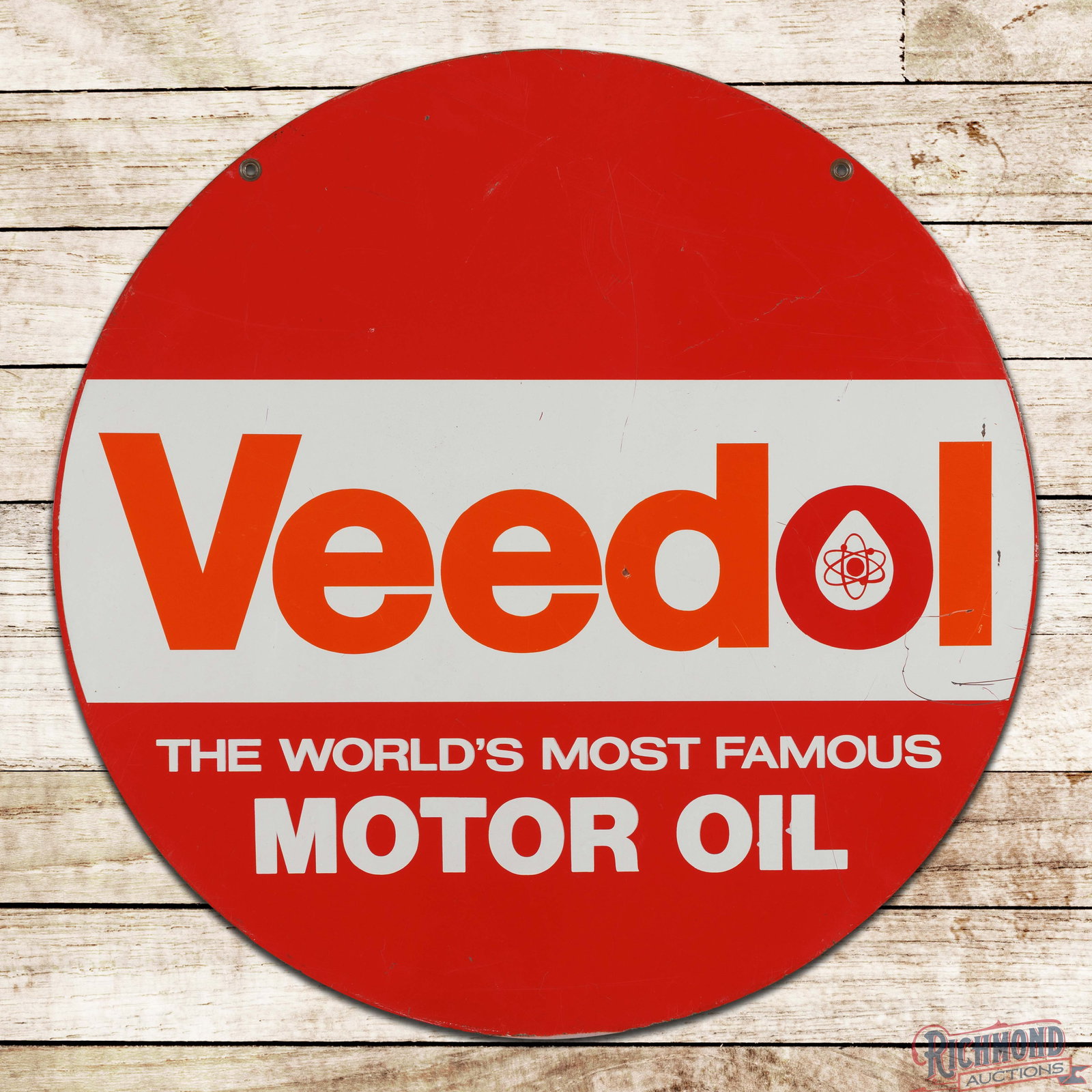 Veedol The World's Most Famous Motor Oil 30" Double Sided Tin Sign: DST (double sided tin) sign has very good color and shine. The display has a paint chip in the "D" with small fine scratches in the fields and larger scratches in the right outer fields. The perimeter