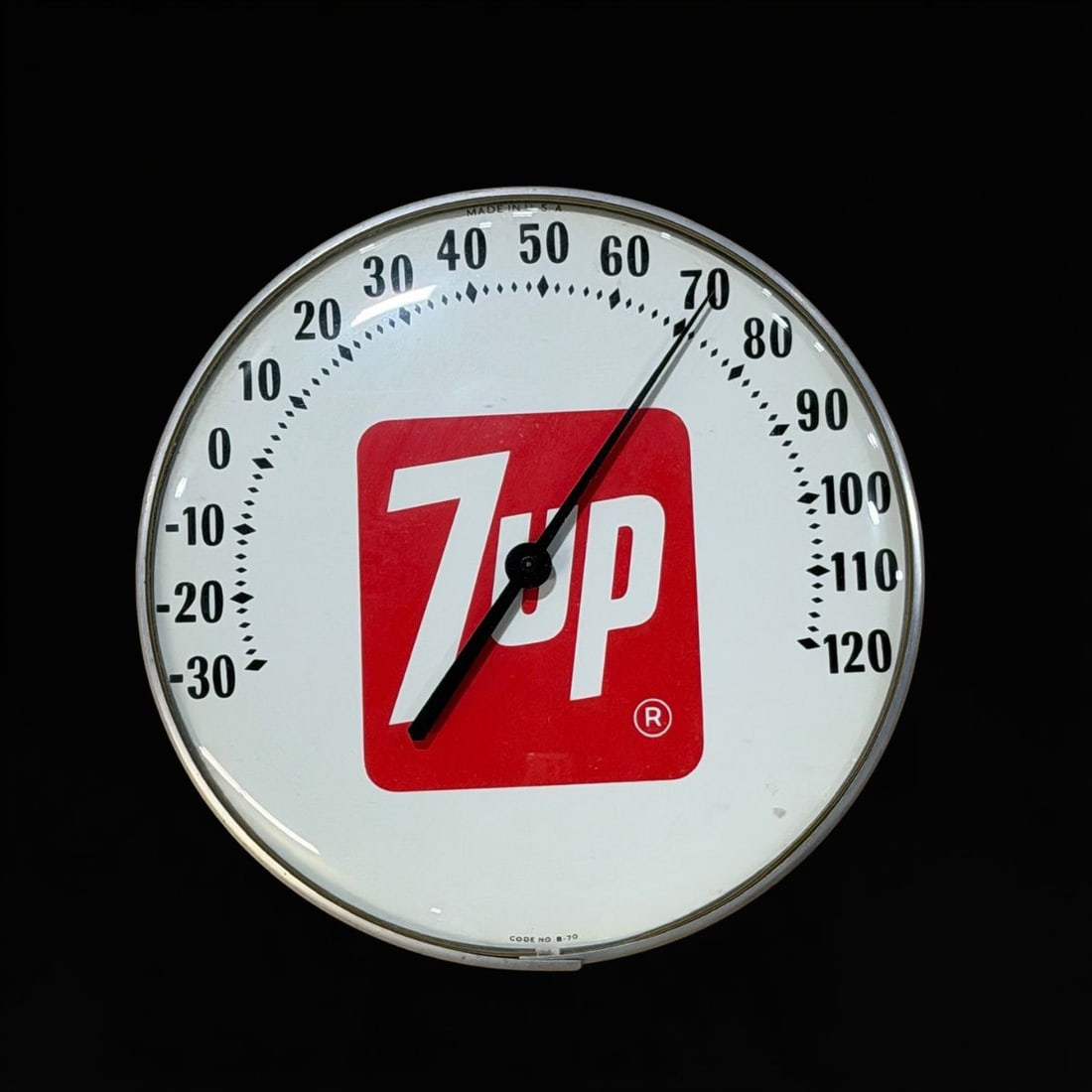 7Up Soda Thermometer: Clean face works as it should. 12" H. All items are eligible for free delivery to Rustbelt Americana in East Moline, IL on 8/6-7 or other shows that Richmond Auctions attends. Size 12" H Medium Metal
