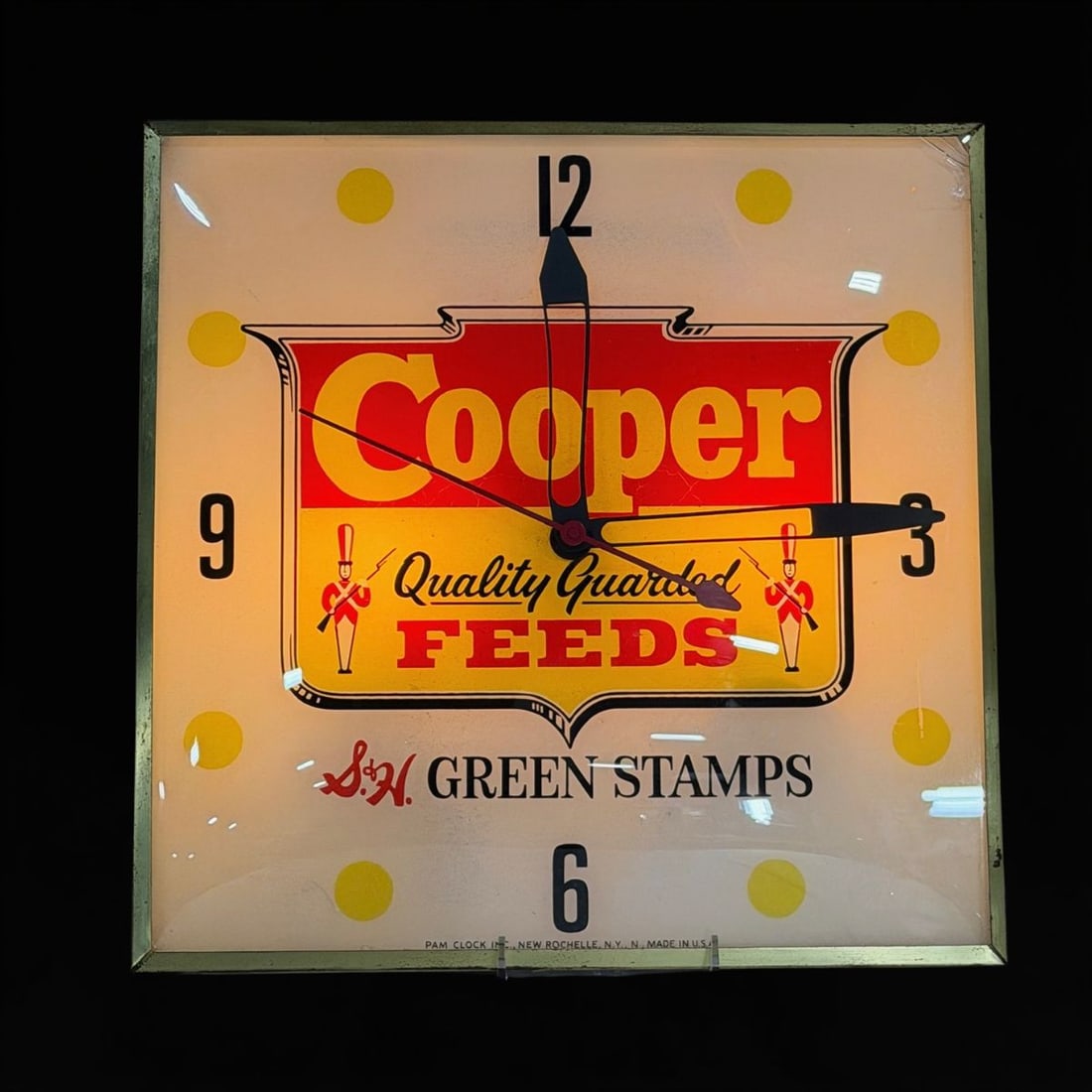 Cooper Quality Feeds Light Up Clock - 2