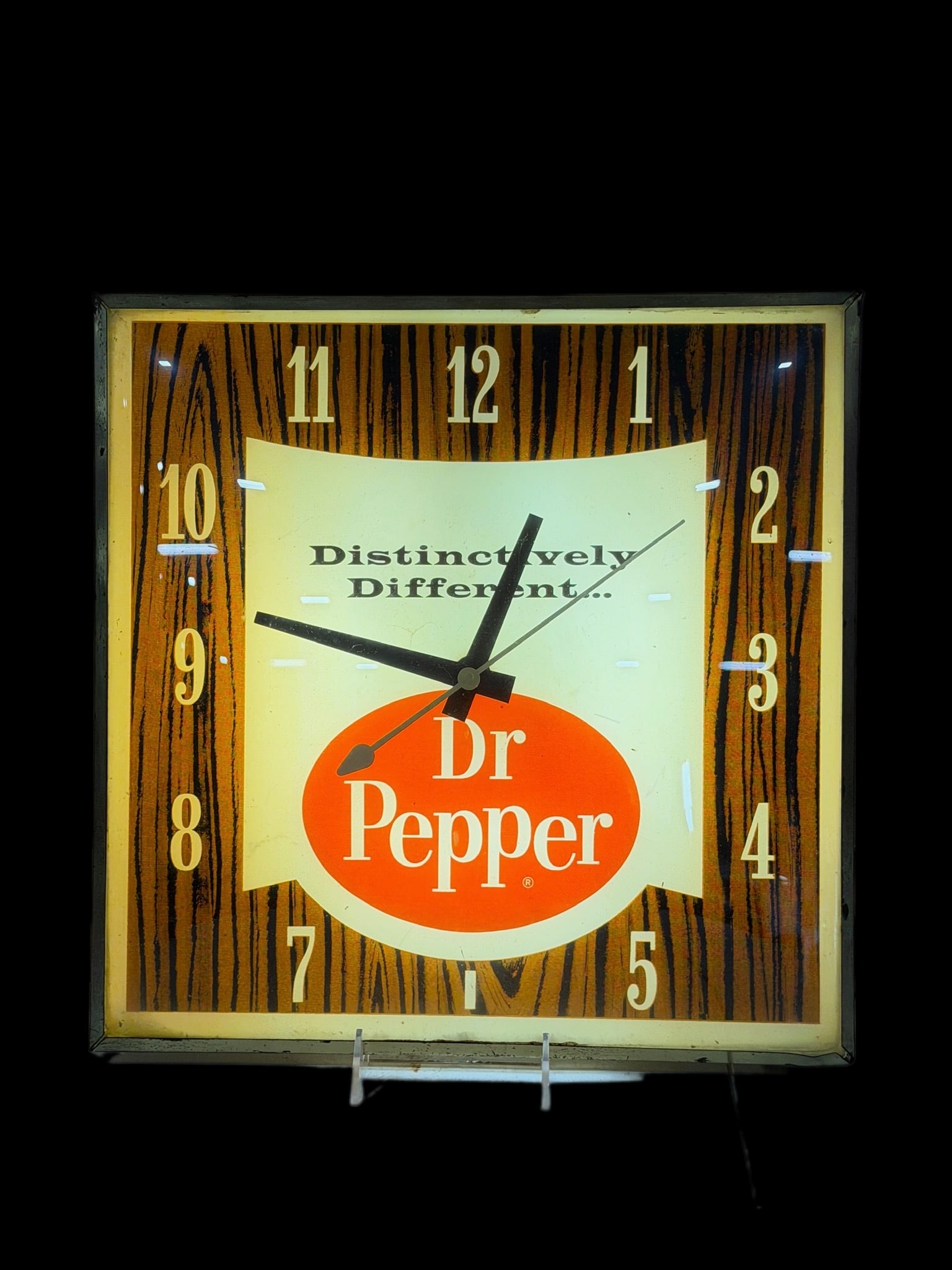 Distinctively Different Dr Pepper Light Up Clock - 2
