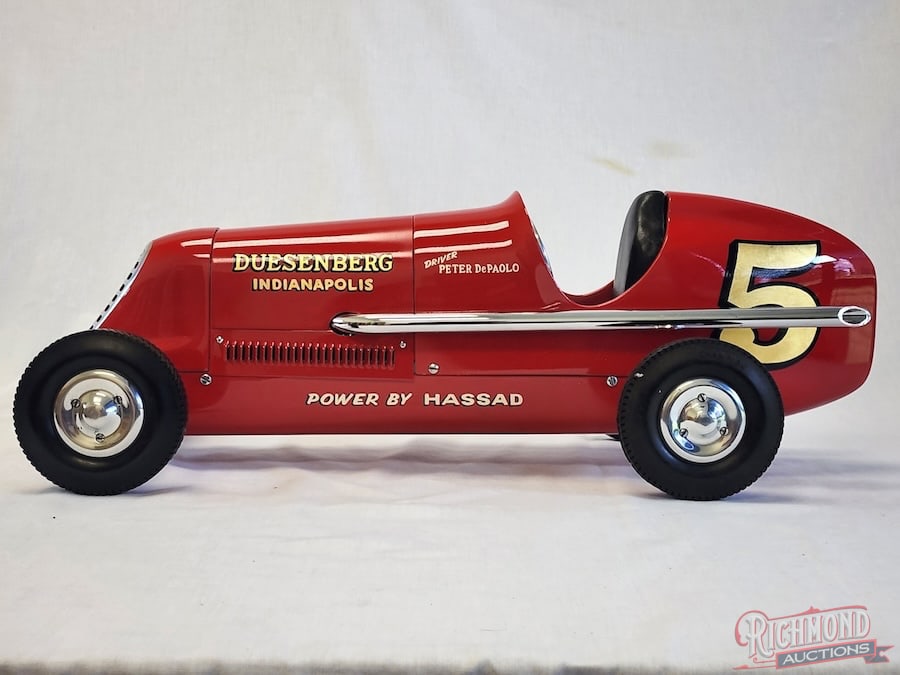 1940 Duesenberg Tether Car: Produced by the Duesenberg Model Car Company under the direction of Augie Duesenberg, this all original example is powered by a Hassad Schock engine and is complete with custom 3 piece hood, coil, con