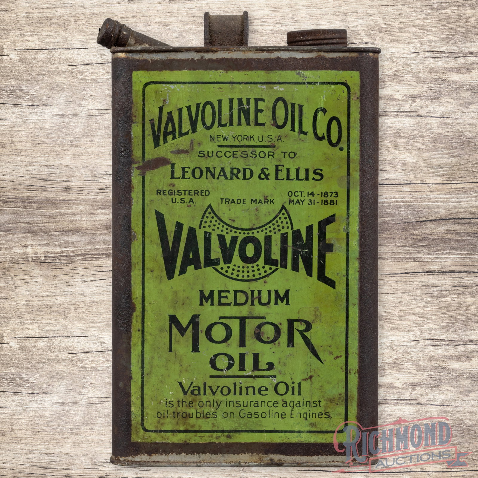 Early Valvoline Medium Motor Oil Gallon Metal Can "Green" (1 of 4)