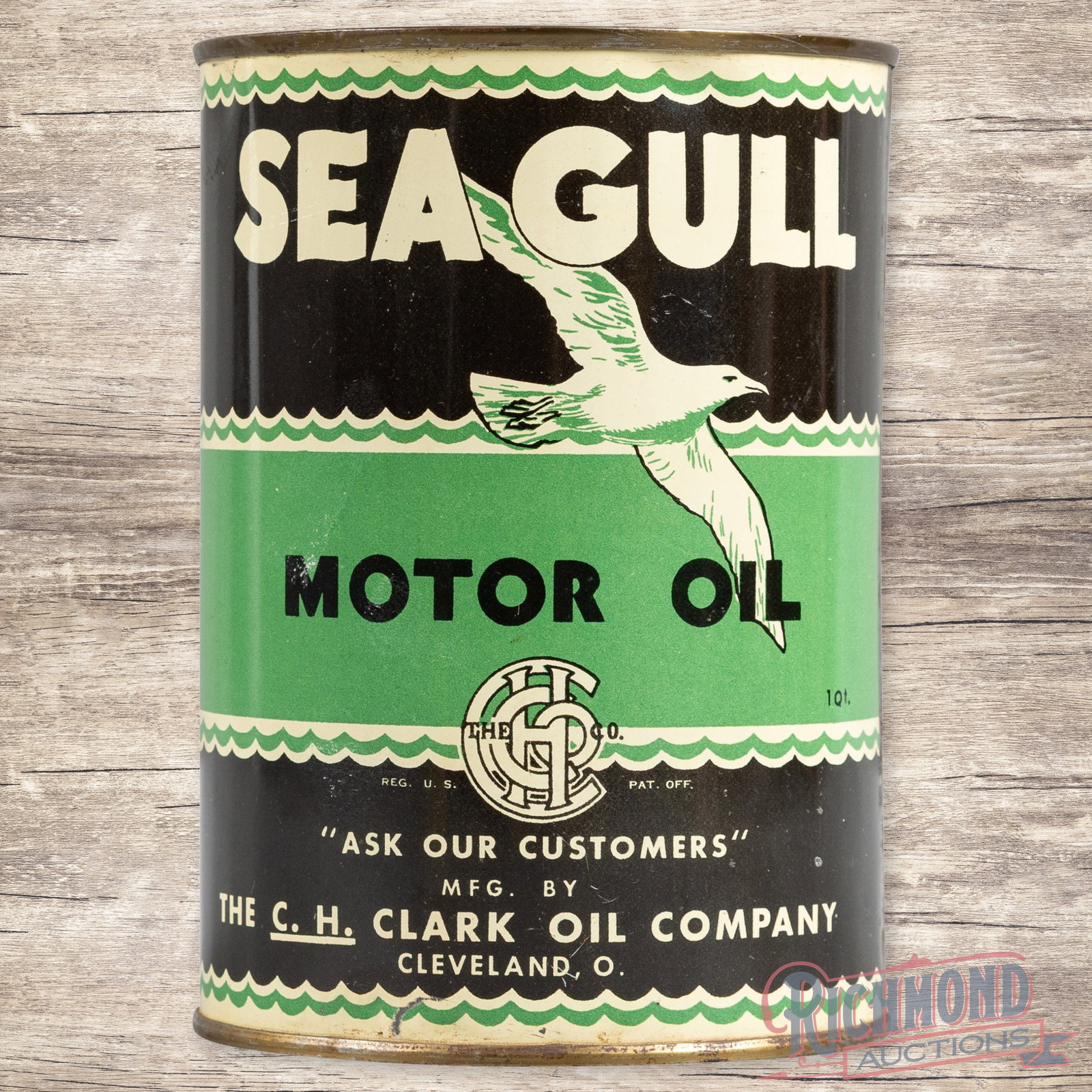 Sea Gull Motor Oil Metal 1 Quart Can w/ Logo Cleveland Ohio FULL: Full metal one quart can has excellent color and shine. The display has light wear in the left field with small indentations along the lids. The reverse and sides have minimal wear. Overall a superb f