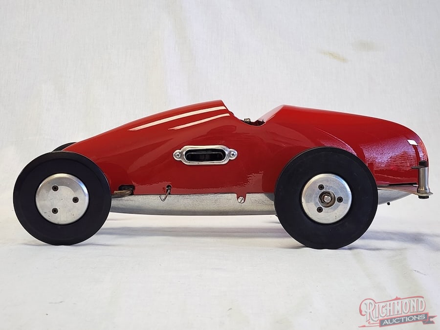 1948 Challenger Proto Tether Car: The Coppage Challenger was sold as a pan only car, the owner/racer providing the rest. This is a rare opportunity to own a complete car. Powered by a Dooling .61 and features a hand hammered aluminum