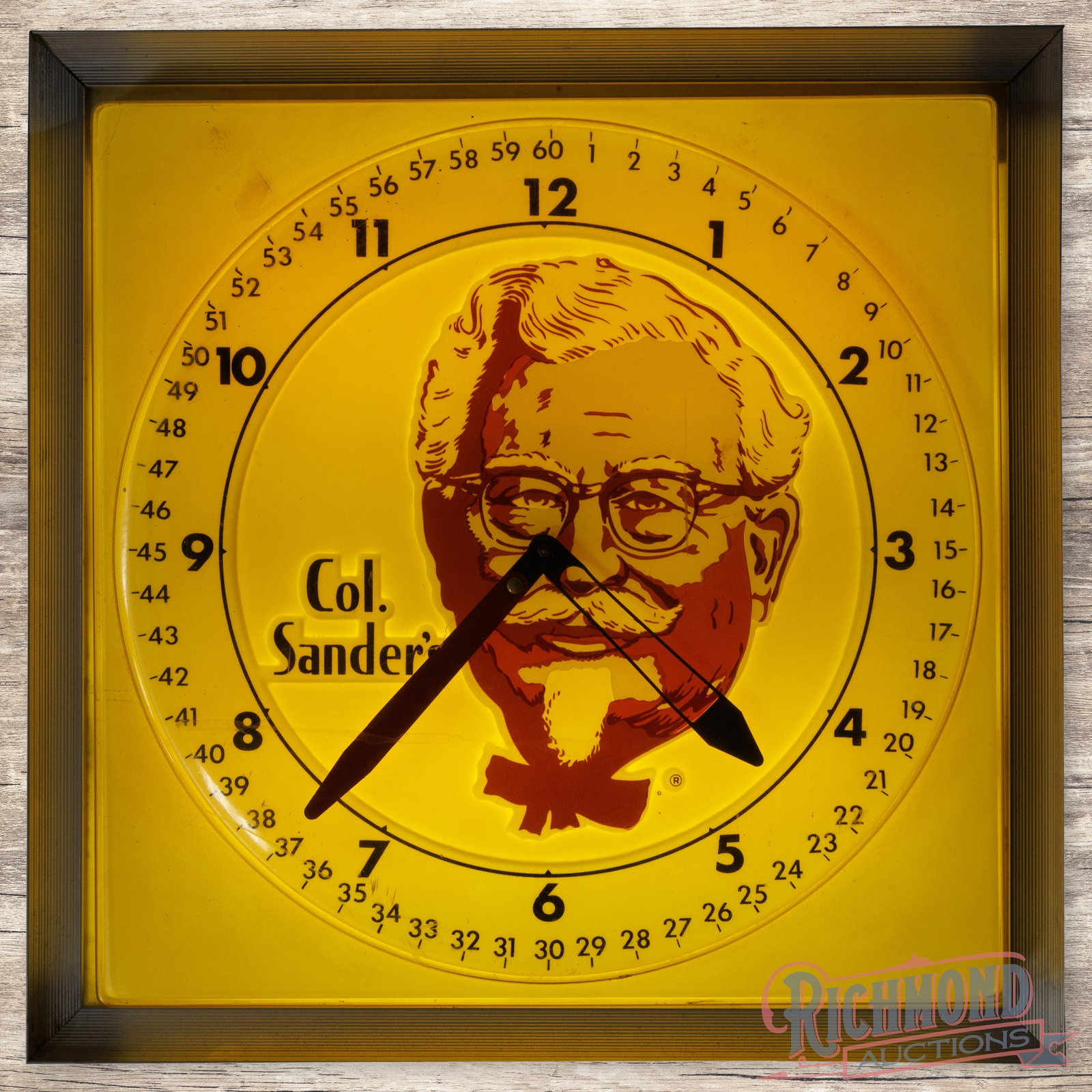 Kentucky Fried Chicken KFC 20" Emb. Plastic Lighted Advertising Clock w/ Col. Sanders (1 of 4)