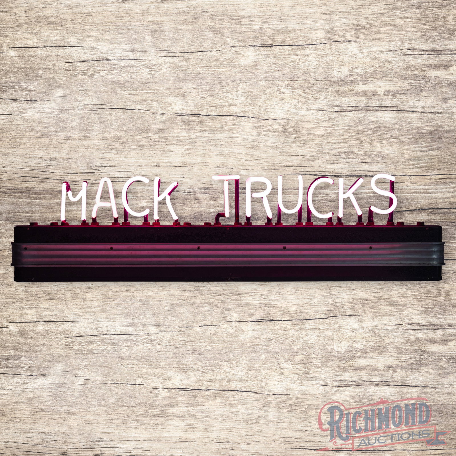 Scarce Mack Trucks 42" Factory Neon Advertising Display Sign (1 of 4)