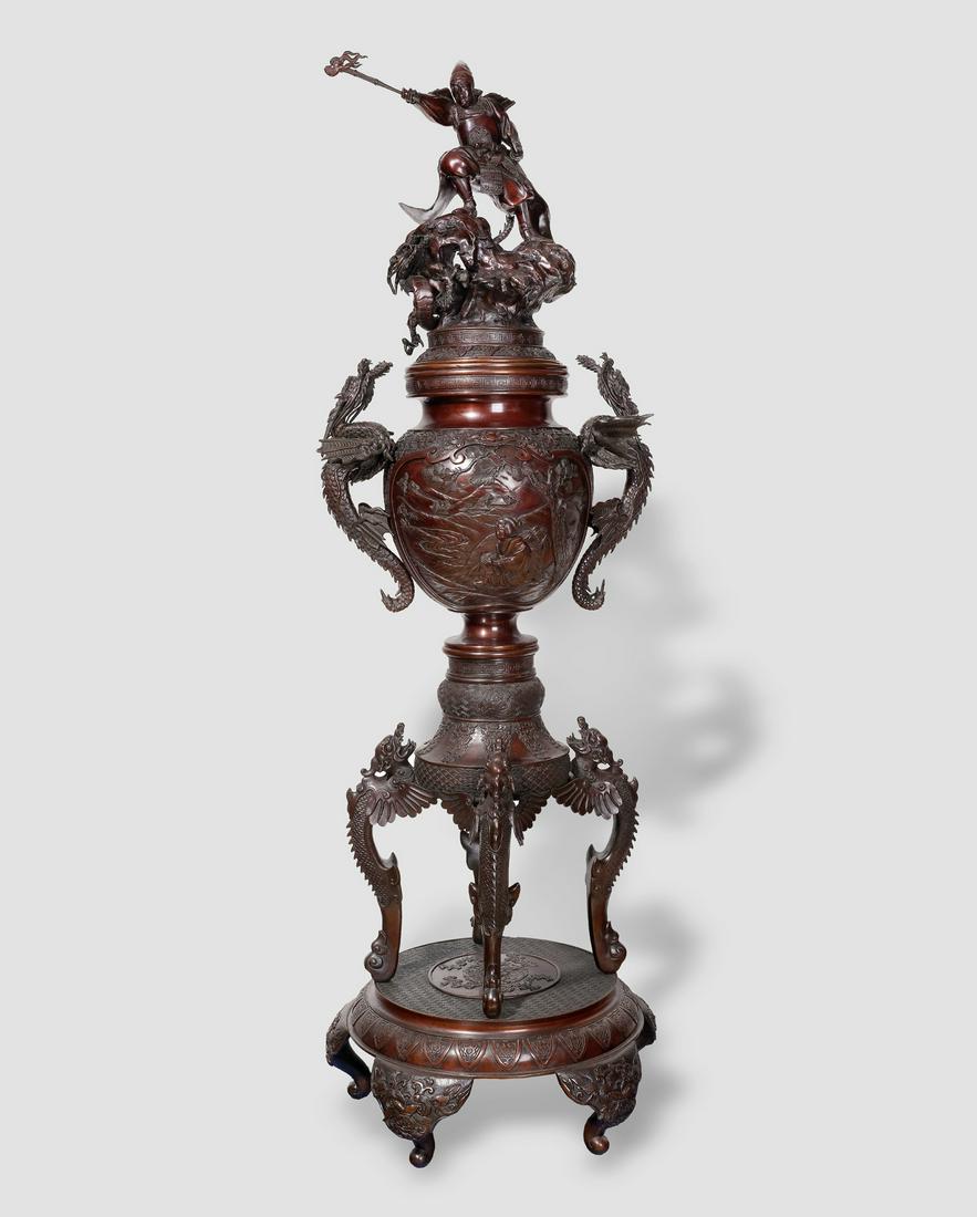 Splendid bronze vase, Meiji period, 1868 - 1911 (1 of 6)