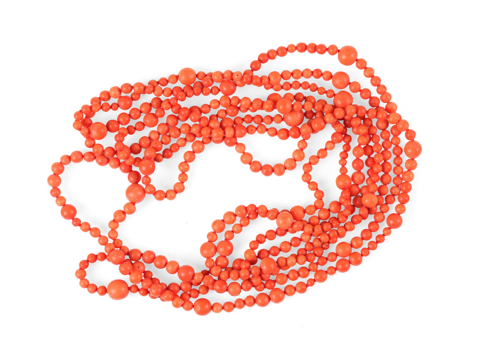 Coral necklace, Total length 264 cm: Coral necklace Total length 264 cm Weight: 116,1 g