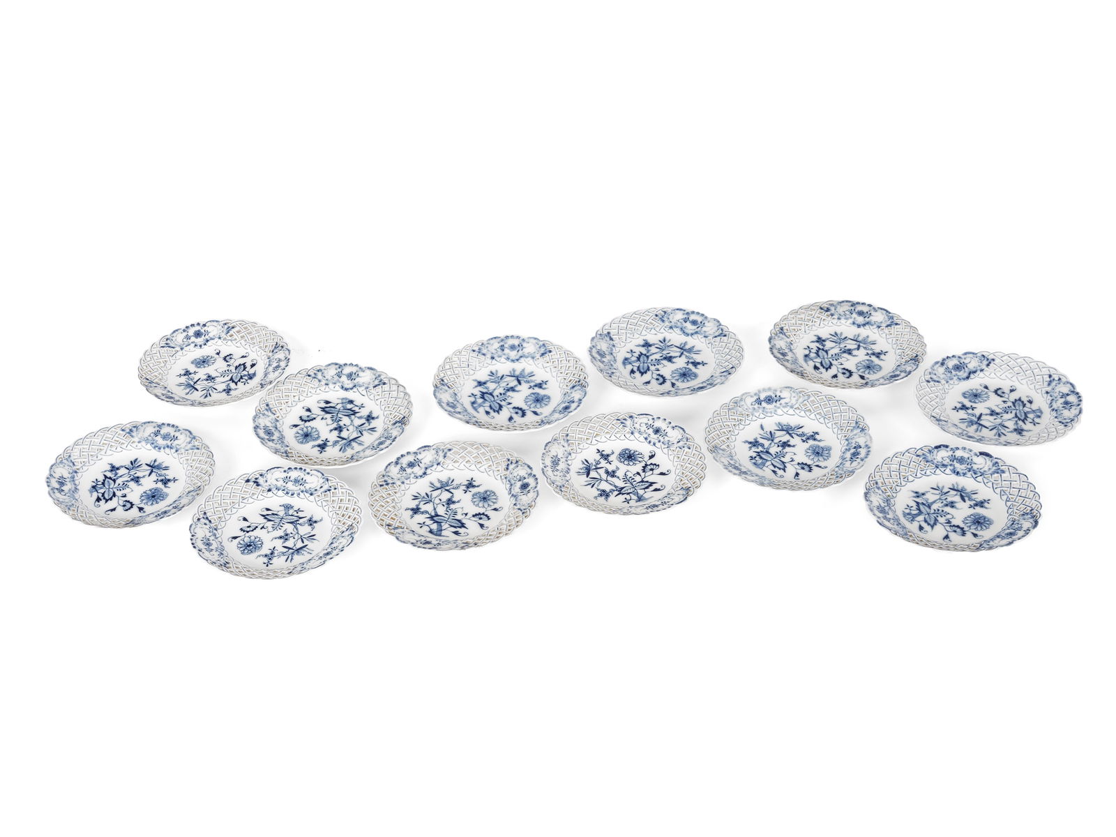 Mixed lot: 12 cake plates, Meissen design (1 of 5)