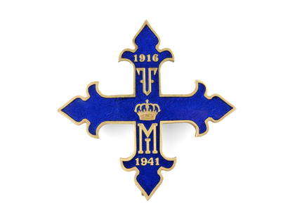 Order of the Cross, Michael I.: Order of the CrossMichael I.Grand Commander 1st ClassModel 19416 x 6 cmBlue enamel cross with gilded edges, on the obverse the royal coat of arms of King Michael I under the crown and the dates "1916"