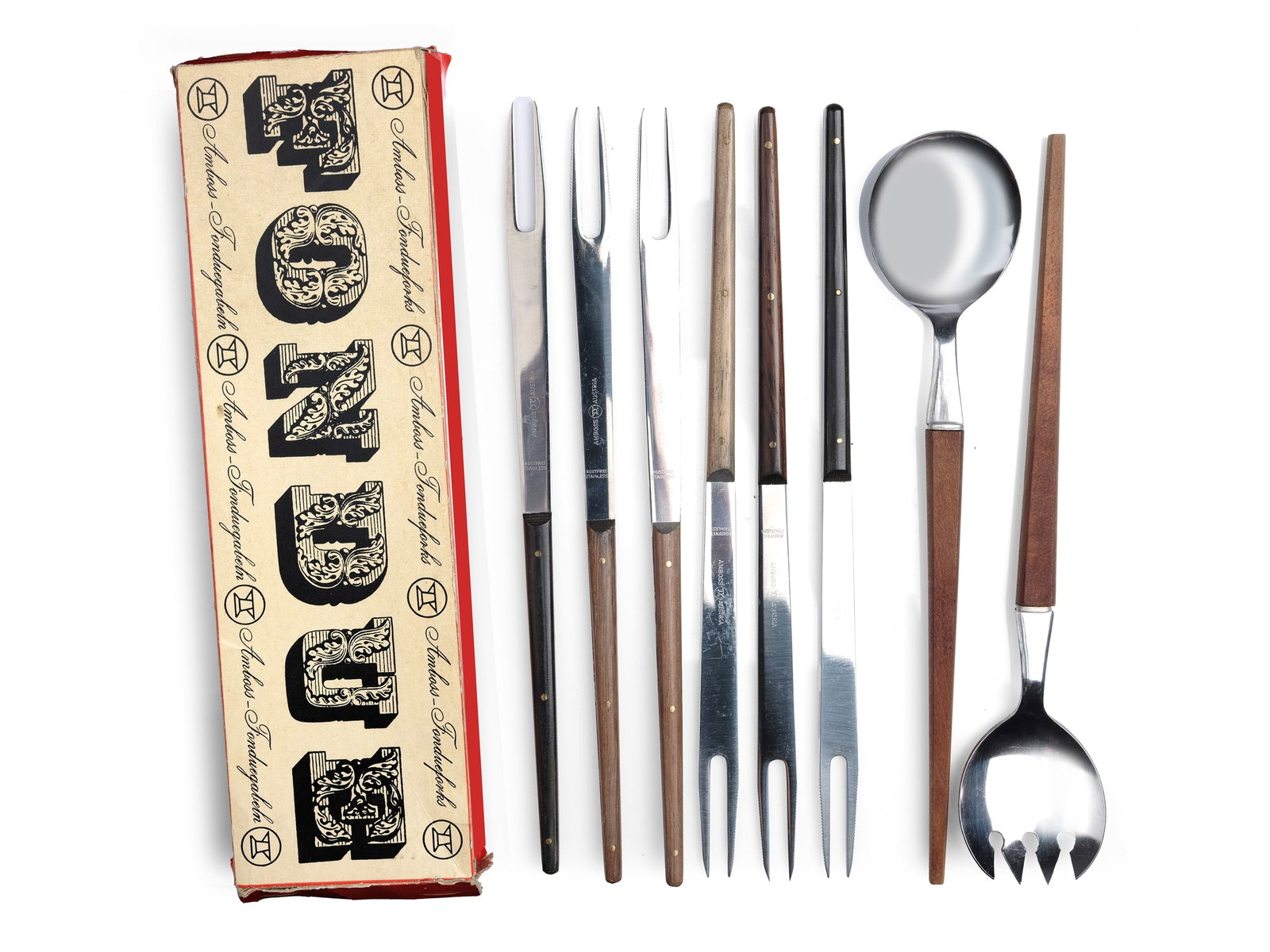 AUBOeCK FONDUE SET, CONSISTING OF 8 PIECES: Auboeck fondue setConsisting of 8 piecesSteel and wooden handlesLength approx. 24.5 and 23.5 cmIn original box