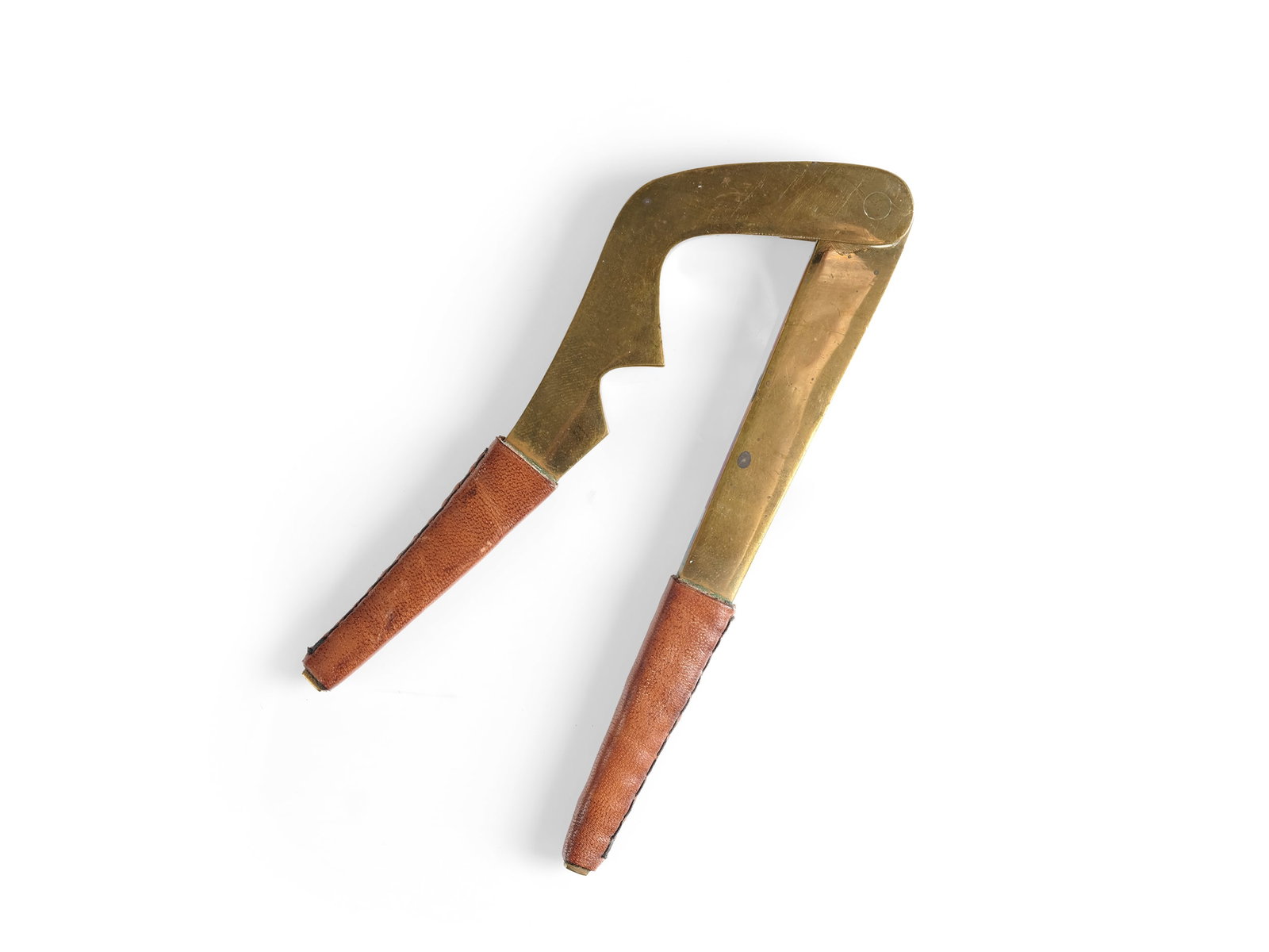 AUBOeCK NUTCRACKER OR NUT TONGS, BRASS WITH LEATHER HANDLES (1 of 3)