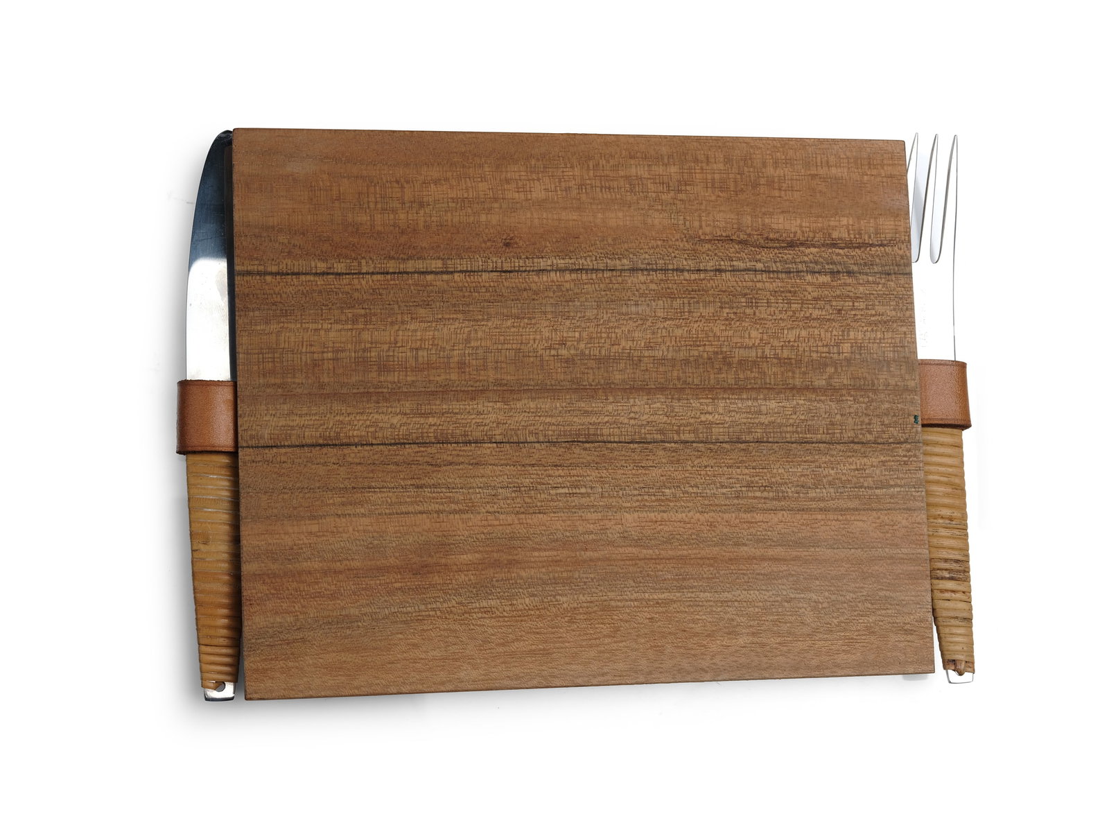 AUBOeCK DINING SET, CUTTING BOARD WITH KNIFE AND FORK: Auboeck dining setCutting board with knife and forkWood, leather23 x 15.7 cm