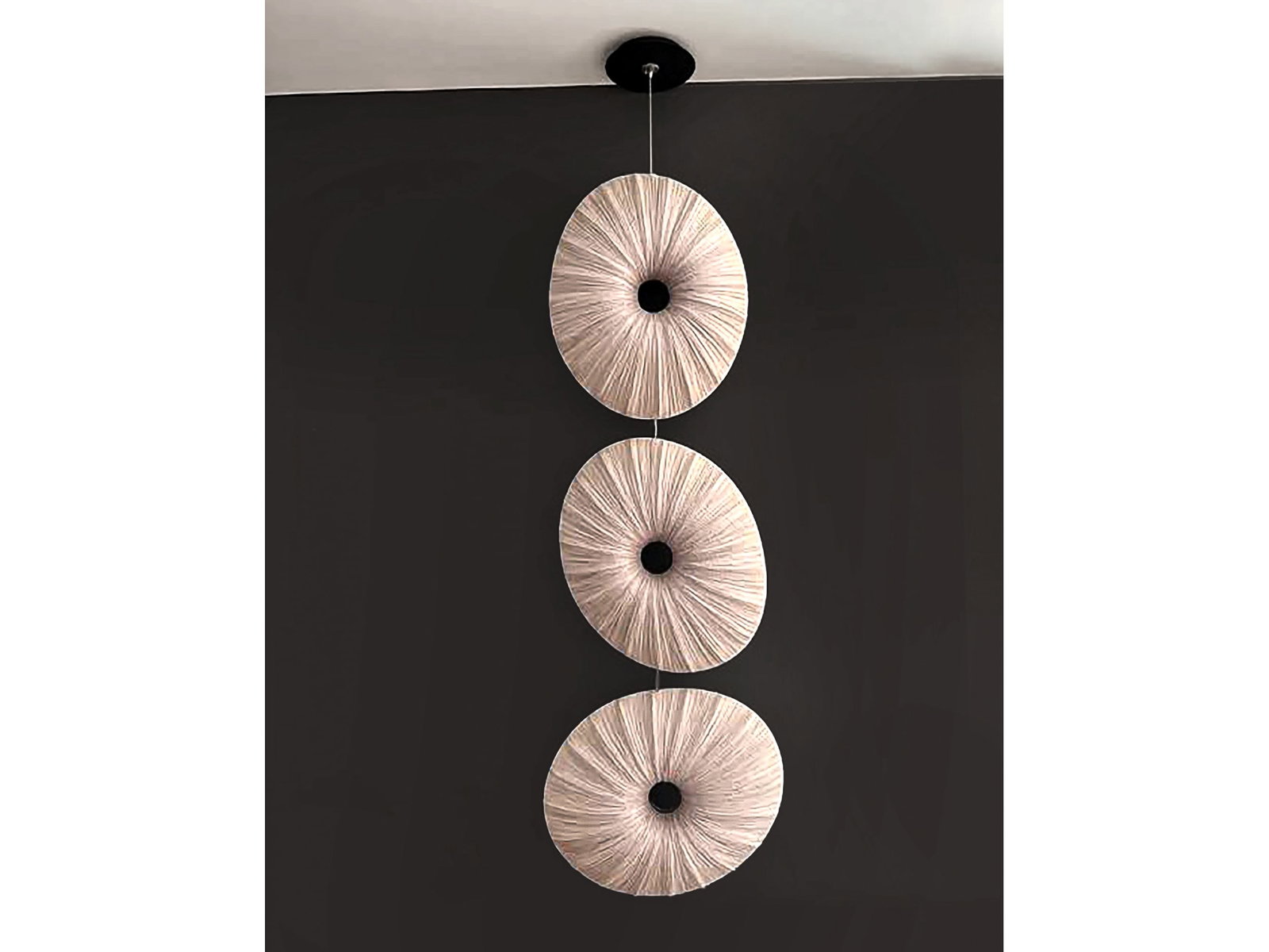 HANGING LAMP, GAIL 3: Hanging lampGail 3Silk over metalManufacturer: Aqua CreationsUSALength 224 cmElectrical installation not tested, sold as-is
